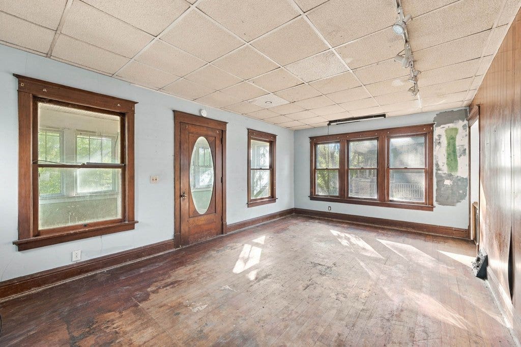 2819 9th Avenue, Moline, IL 61265 2819 9th Avenue, Moline, IL 61265