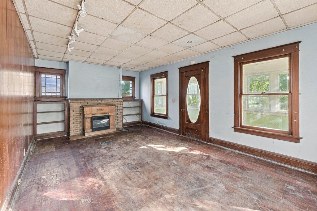 2819 9th Avenue, Moline, IL 61265 2819 9th Avenue, Moline, IL 61265