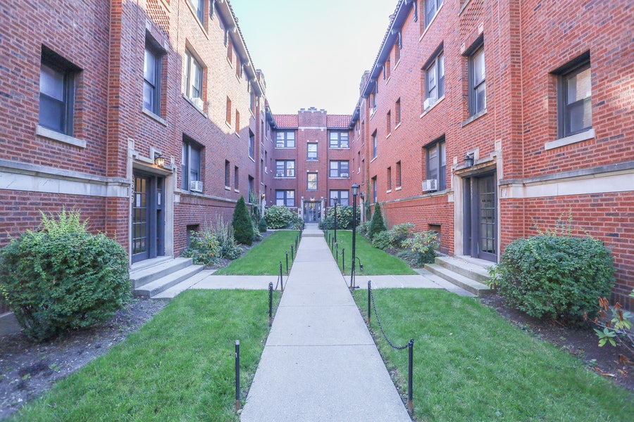 Property photo for 2625.5 N Spaulding Avenue, #2S, Chicago, IL