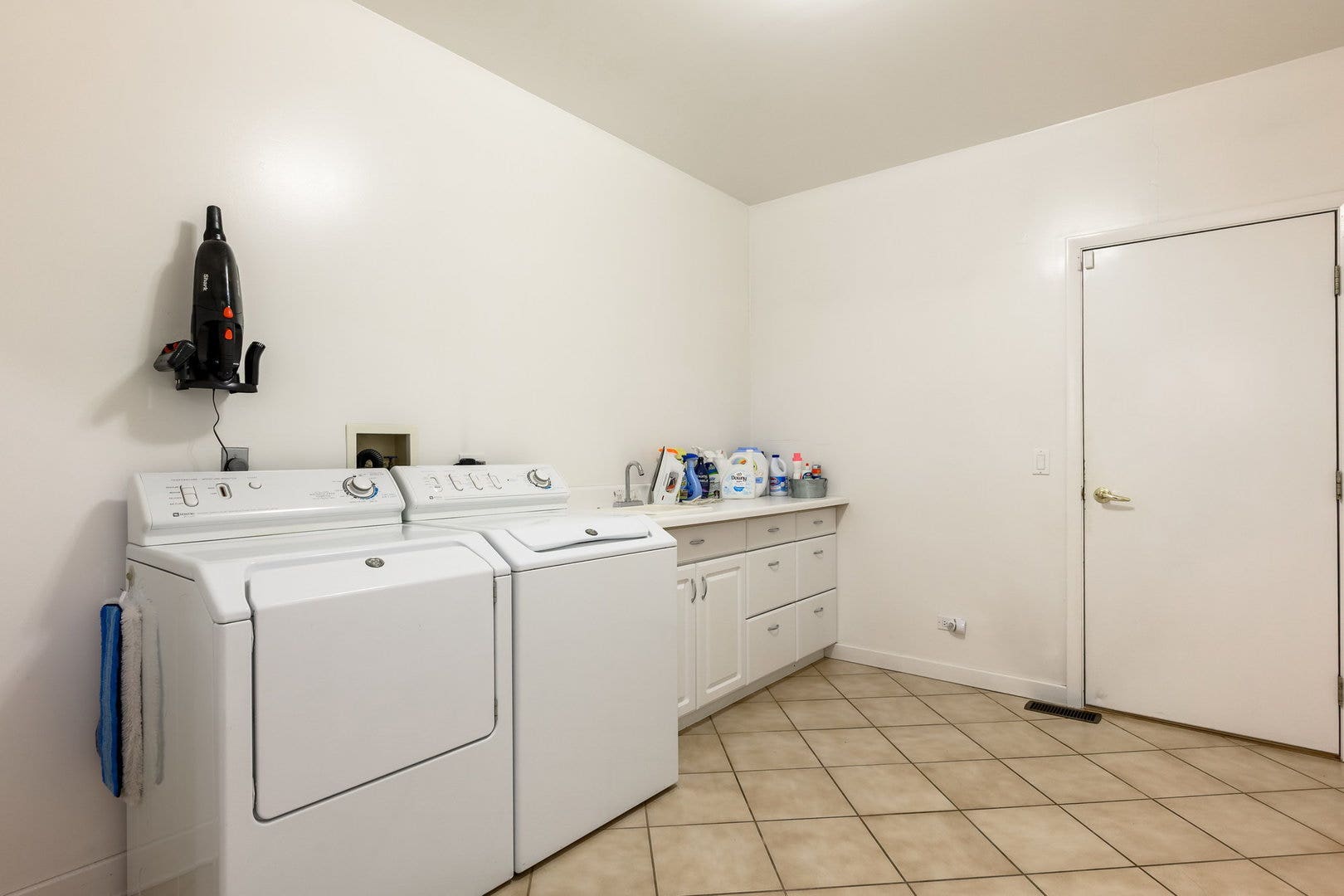 695 Ivy Lane, Glencoe, IL 60022 695 Ivy Lane, Glencoe, IL 60022