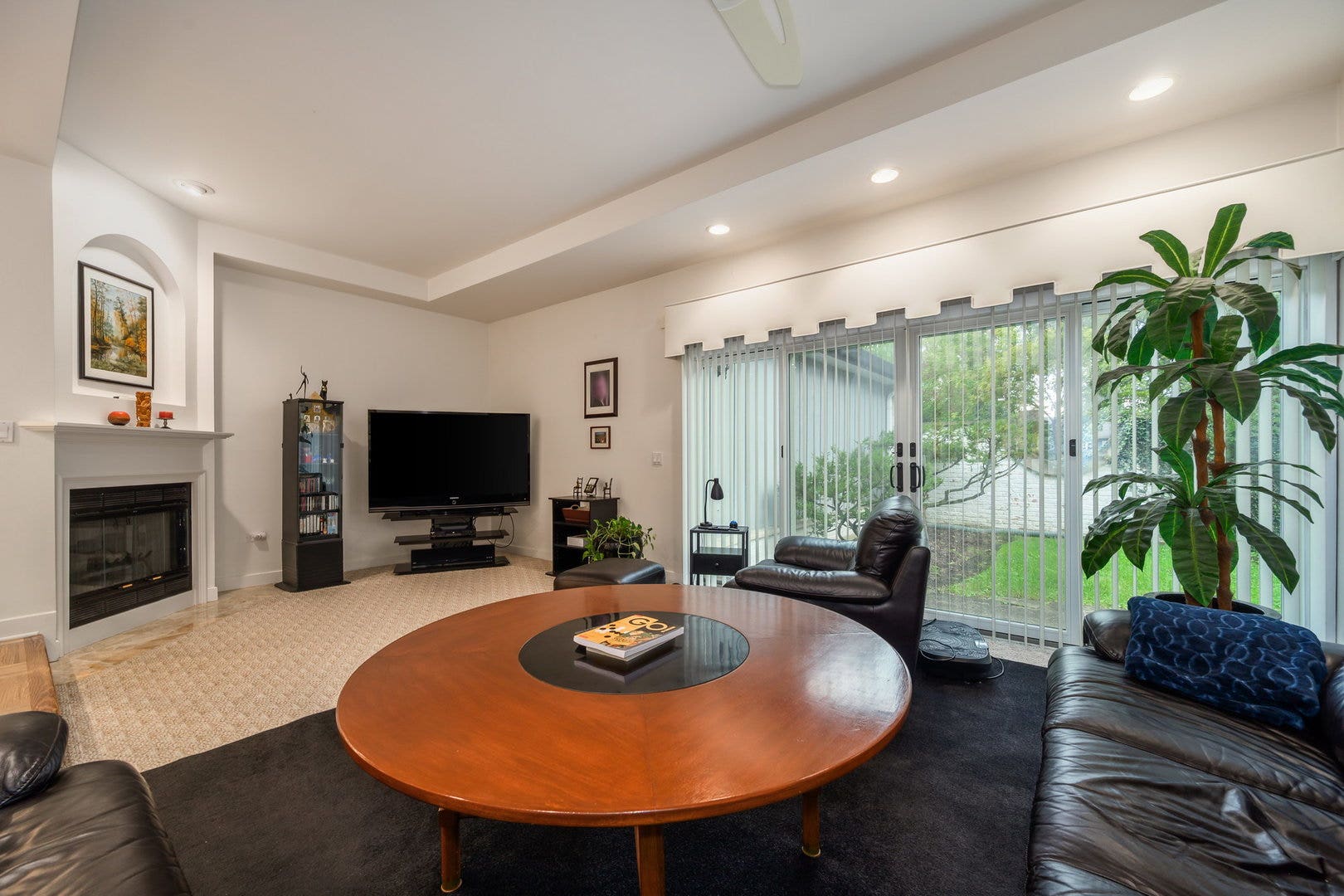 695 Ivy Lane, Glencoe, IL 60022 695 Ivy Lane, Glencoe, IL 60022
