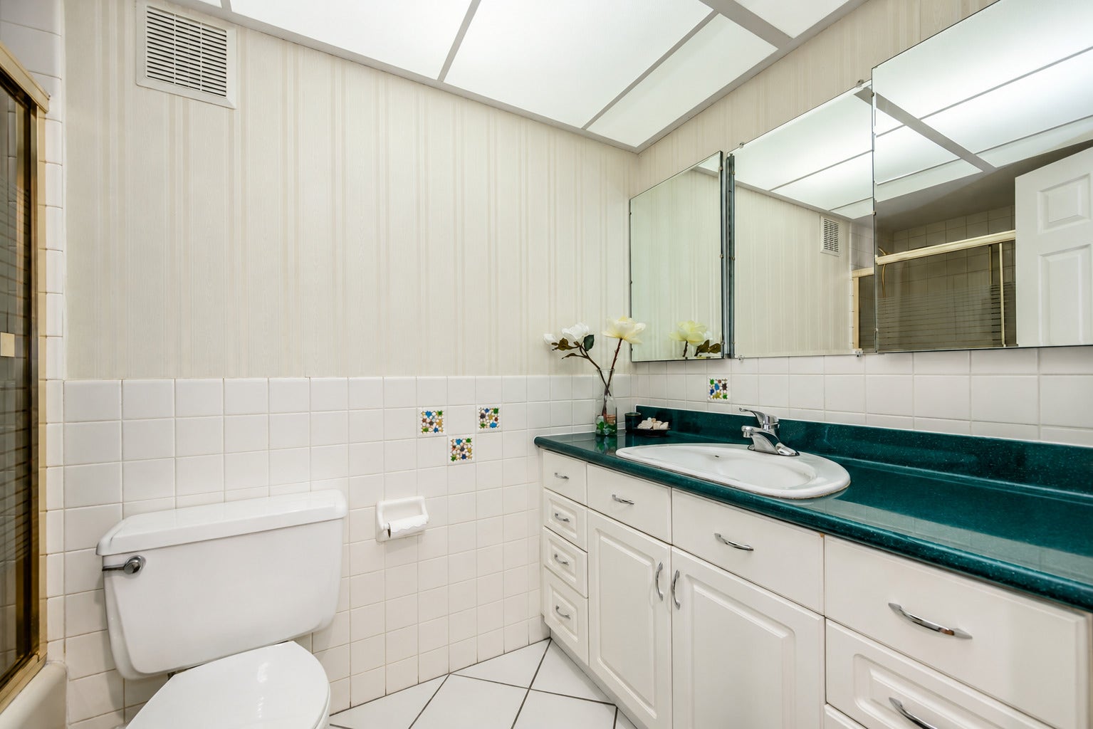 695 Ivy Lane, Glencoe, IL 60022 695 Ivy Lane, Glencoe, IL 60022