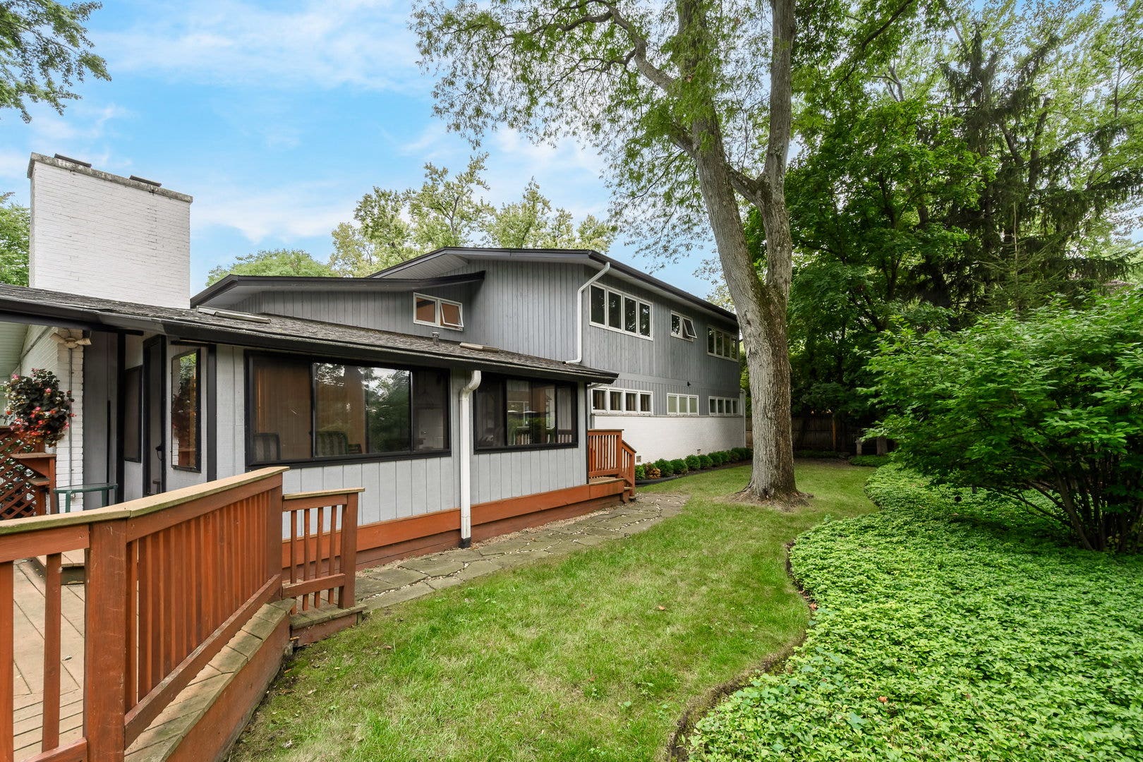 695 Ivy Lane, Glencoe, IL 60022 695 Ivy Lane, Glencoe, IL 60022