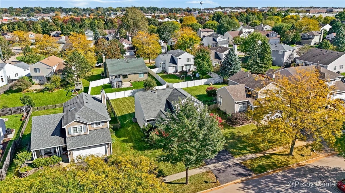168 Cool Stone Bend, Lake In The Hills, IL 60156