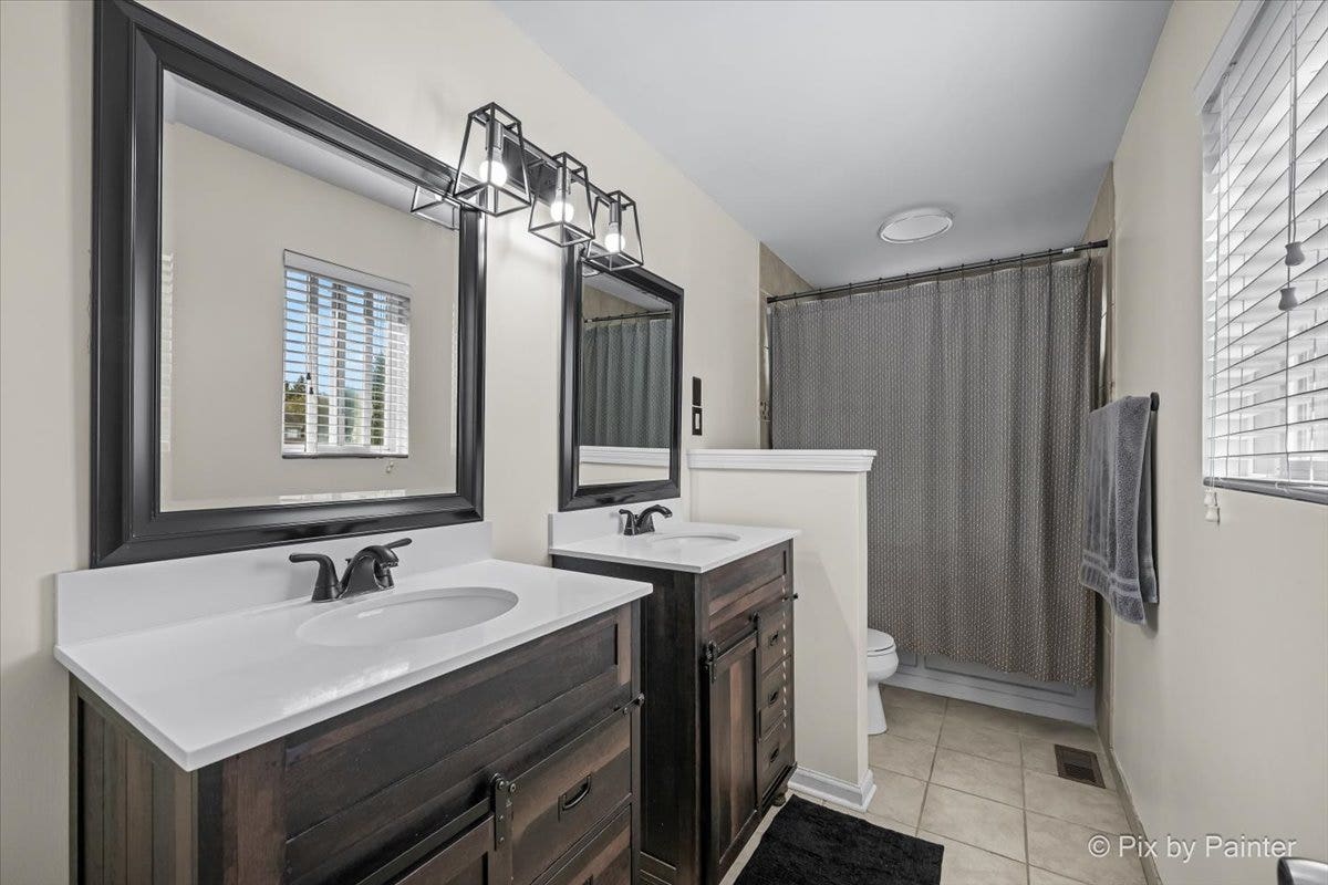 168 Cool Stone Bend, Lake In The Hills, IL 60156