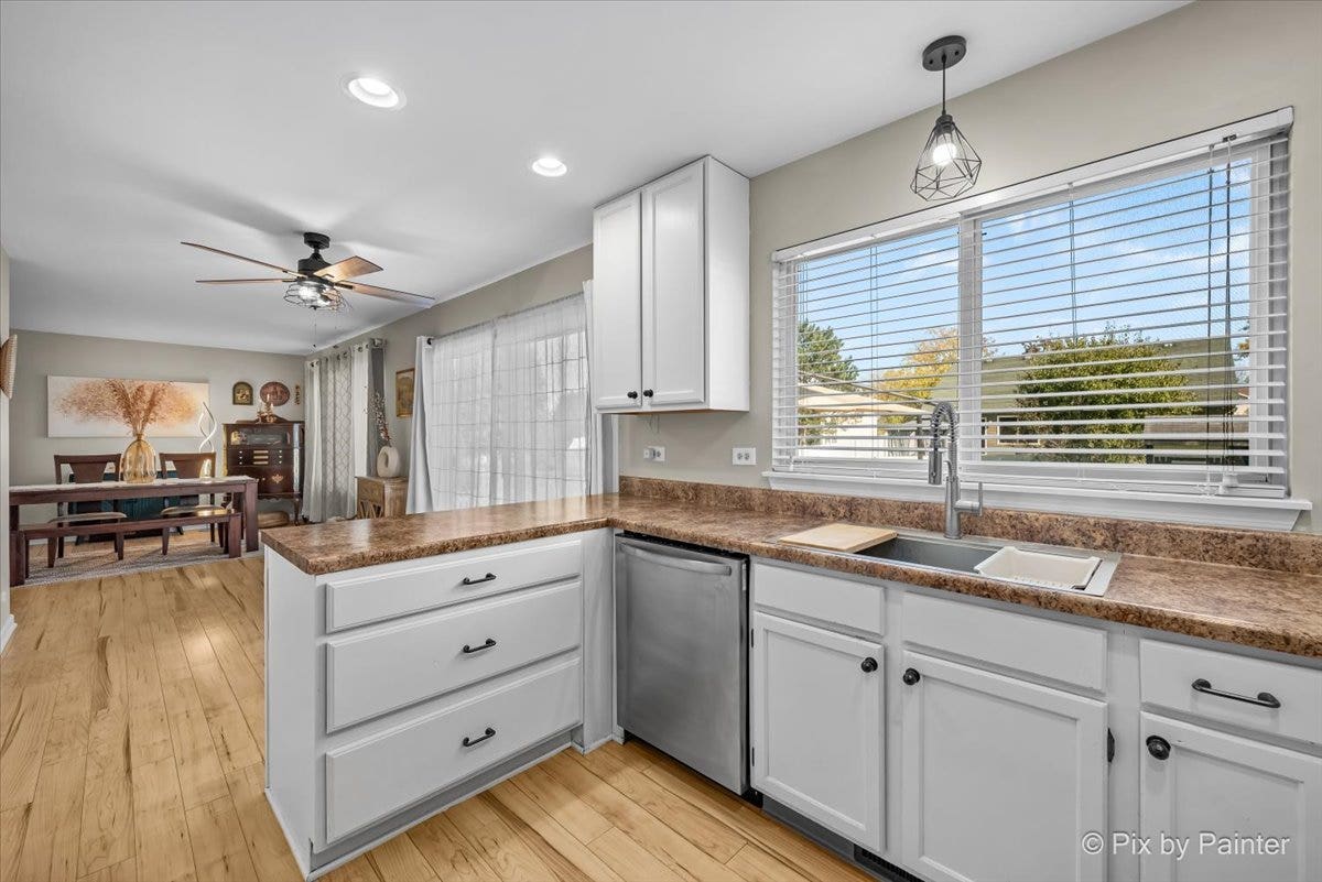 168 Cool Stone Bend, Lake In The Hills, IL 60156