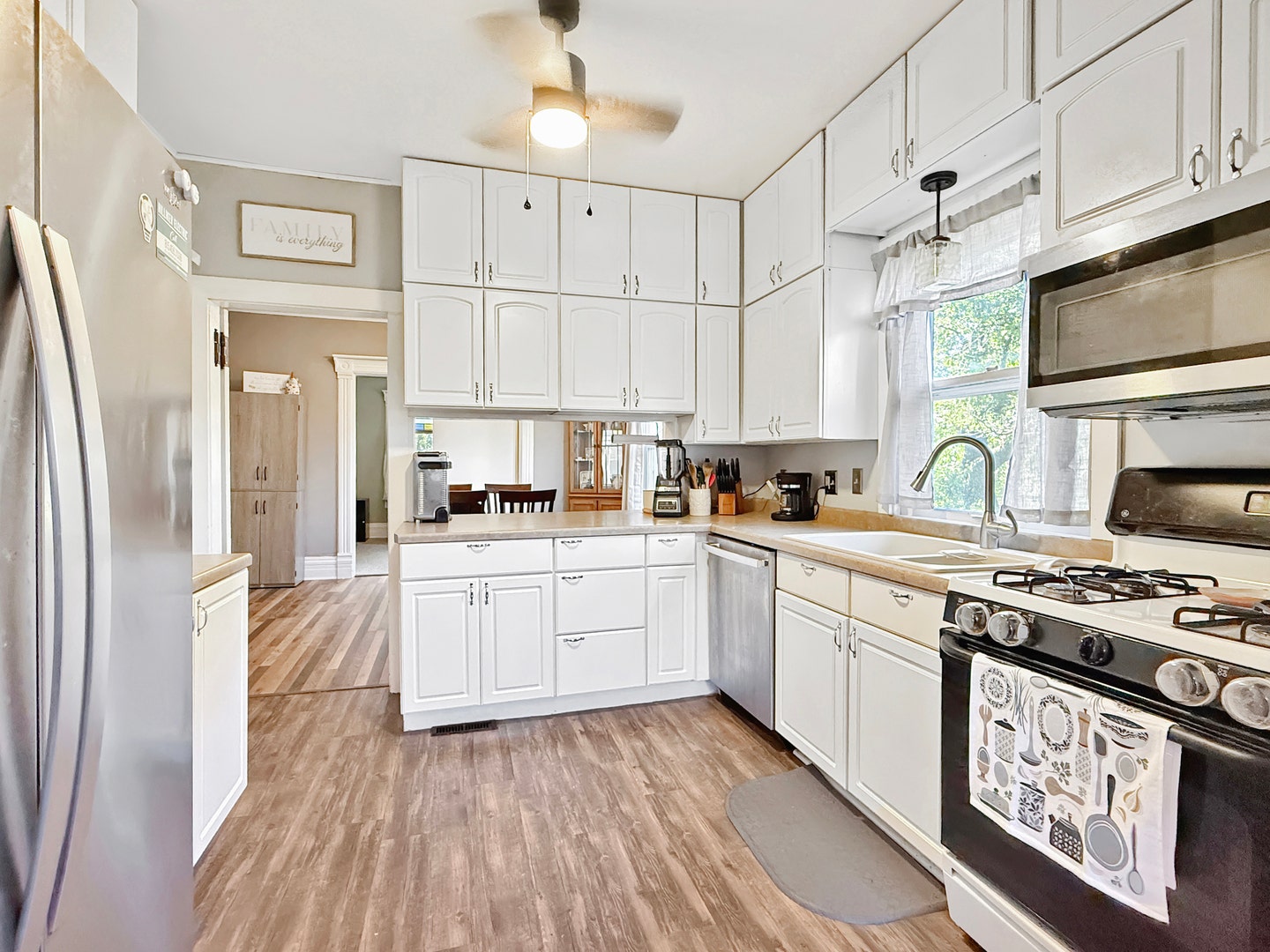 223 E Franklin Street, Franklin Grove, IL 61031 223 E Franklin Street, Franklin Grove, IL 61031