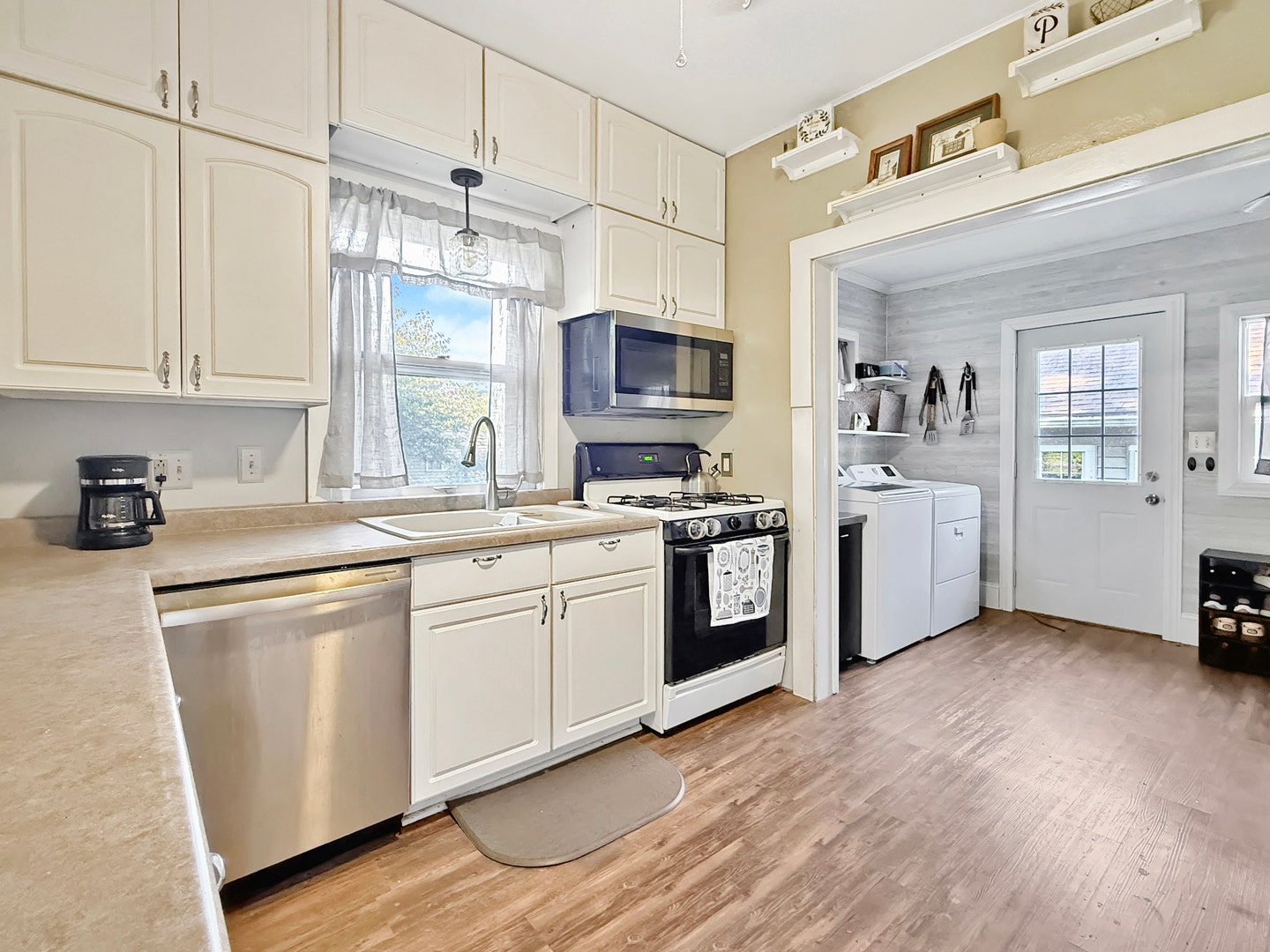 223 E Franklin Street, Franklin Grove, IL 61031 223 E Franklin Street, Franklin Grove, IL 61031