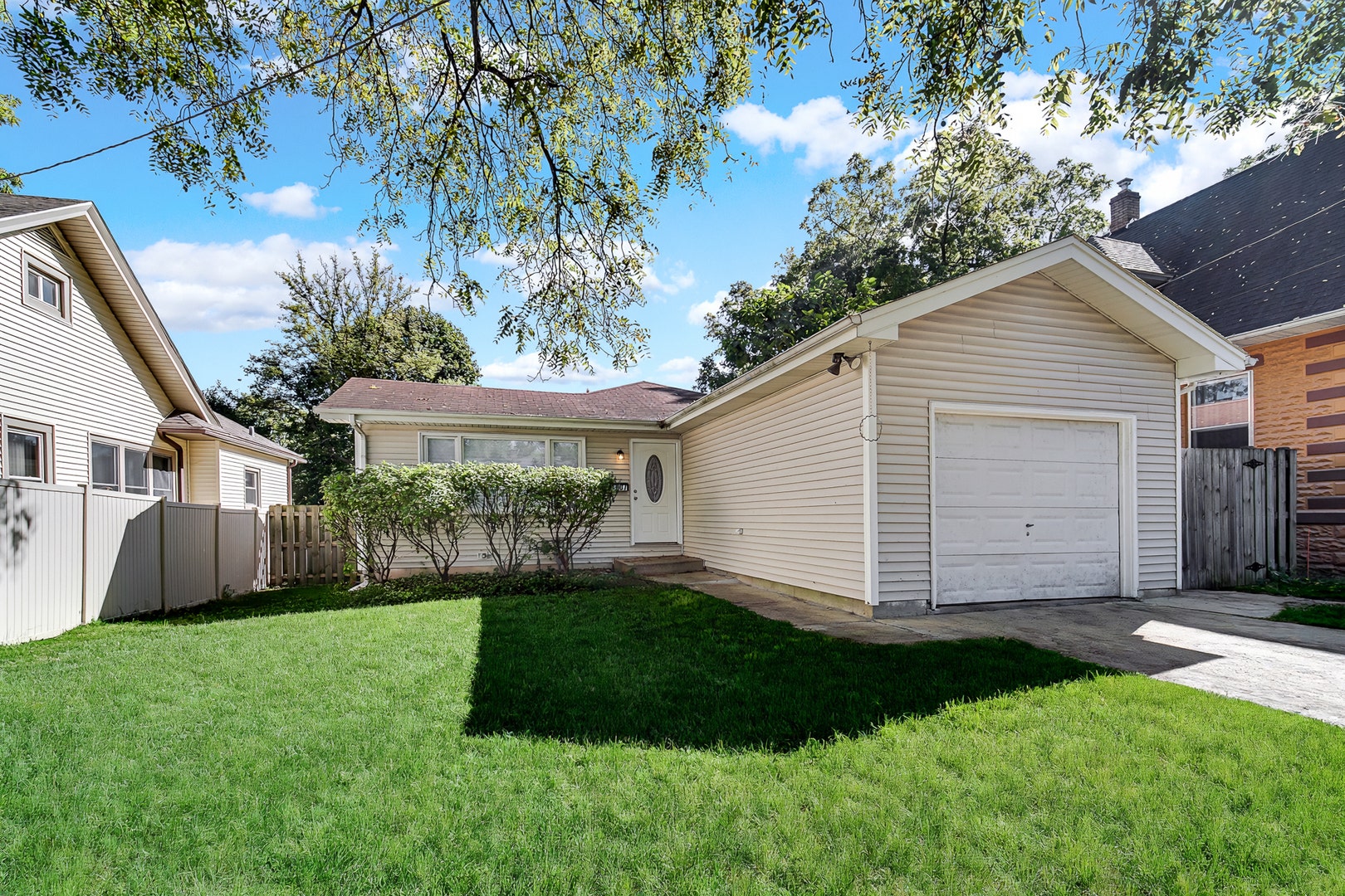 1007 Cedar Avenue, Elgin, IL 60120 1007 Cedar Avenue, Elgin, IL 60120
