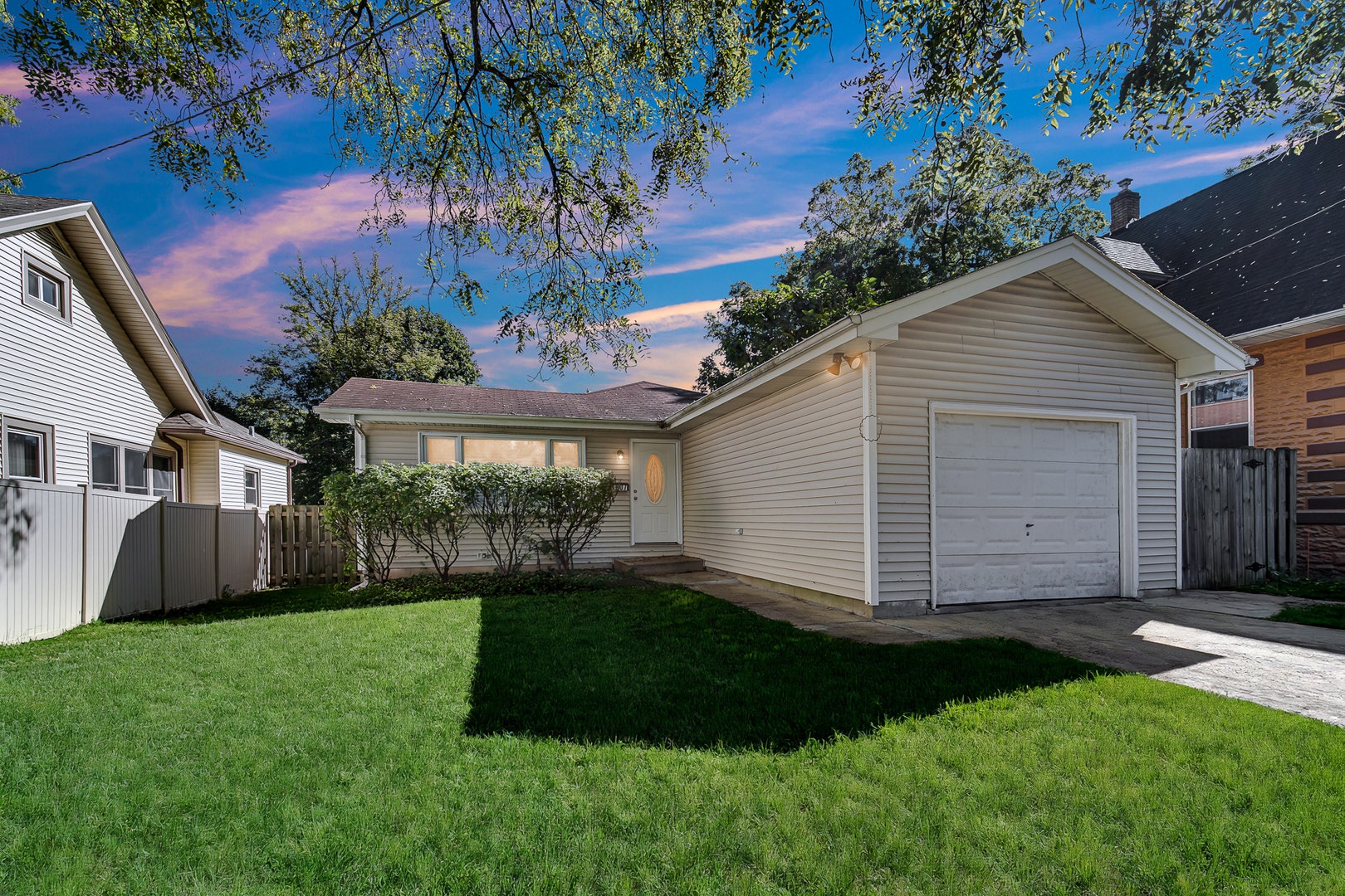 1007 Cedar Avenue, Elgin, IL 60120 1007 Cedar Avenue, Elgin, IL 60120