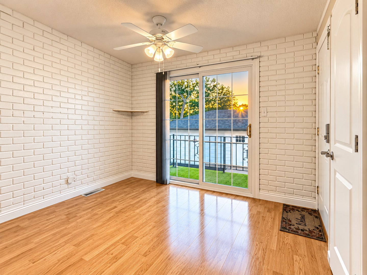 7838 Garden Lane, #1, Justice, IL 60458 7838 Garden Lane, #1, Justice, IL 60458