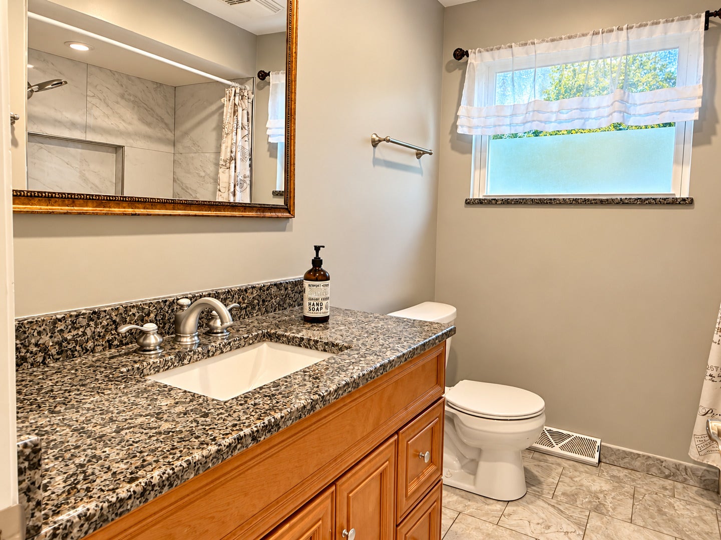 7838 Garden Lane, #1, Justice, IL 60458 7838 Garden Lane, #1, Justice, IL 60458