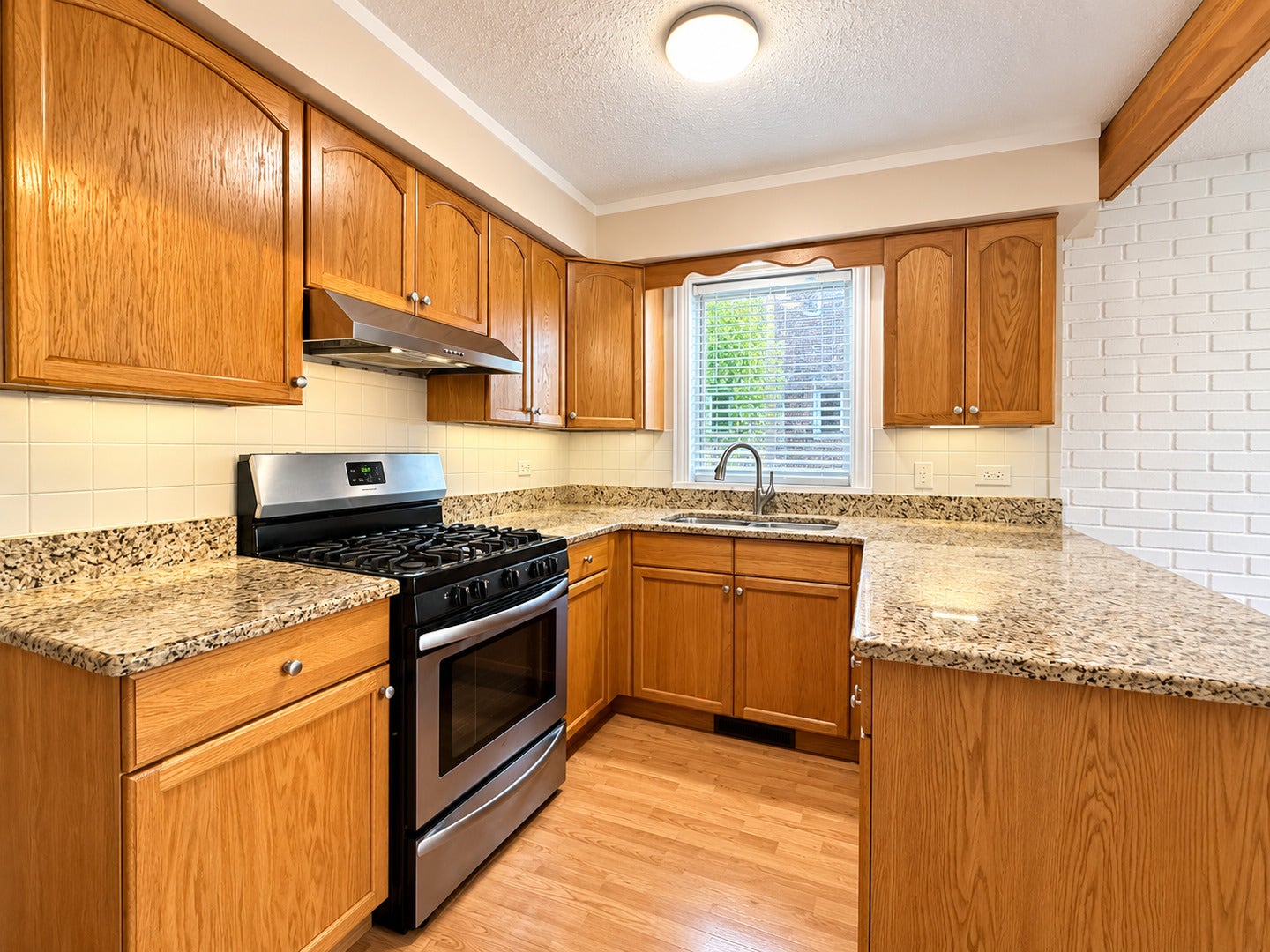 7838 Garden Lane, #1, Justice, IL 60458 7838 Garden Lane, #1, Justice, IL 60458