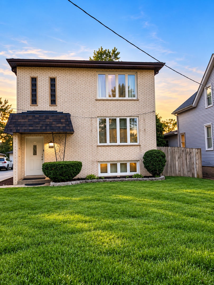 7838 Garden Lane, #1, Justice, IL 60458 7838 Garden Lane, #1, Justice, IL 60458