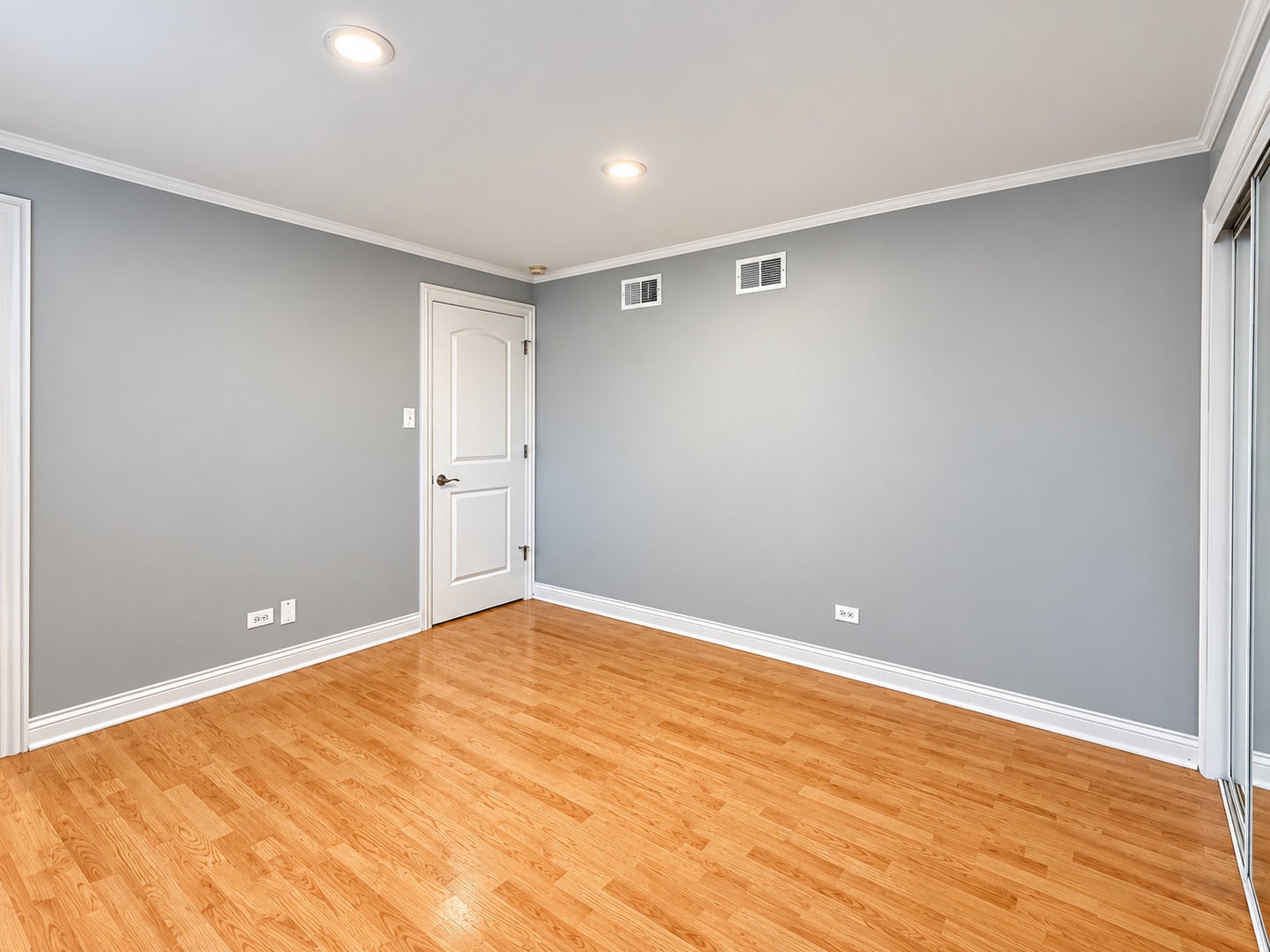 7838 Garden Lane, #1, Justice, IL 60458 7838 Garden Lane, #1, Justice, IL 60458