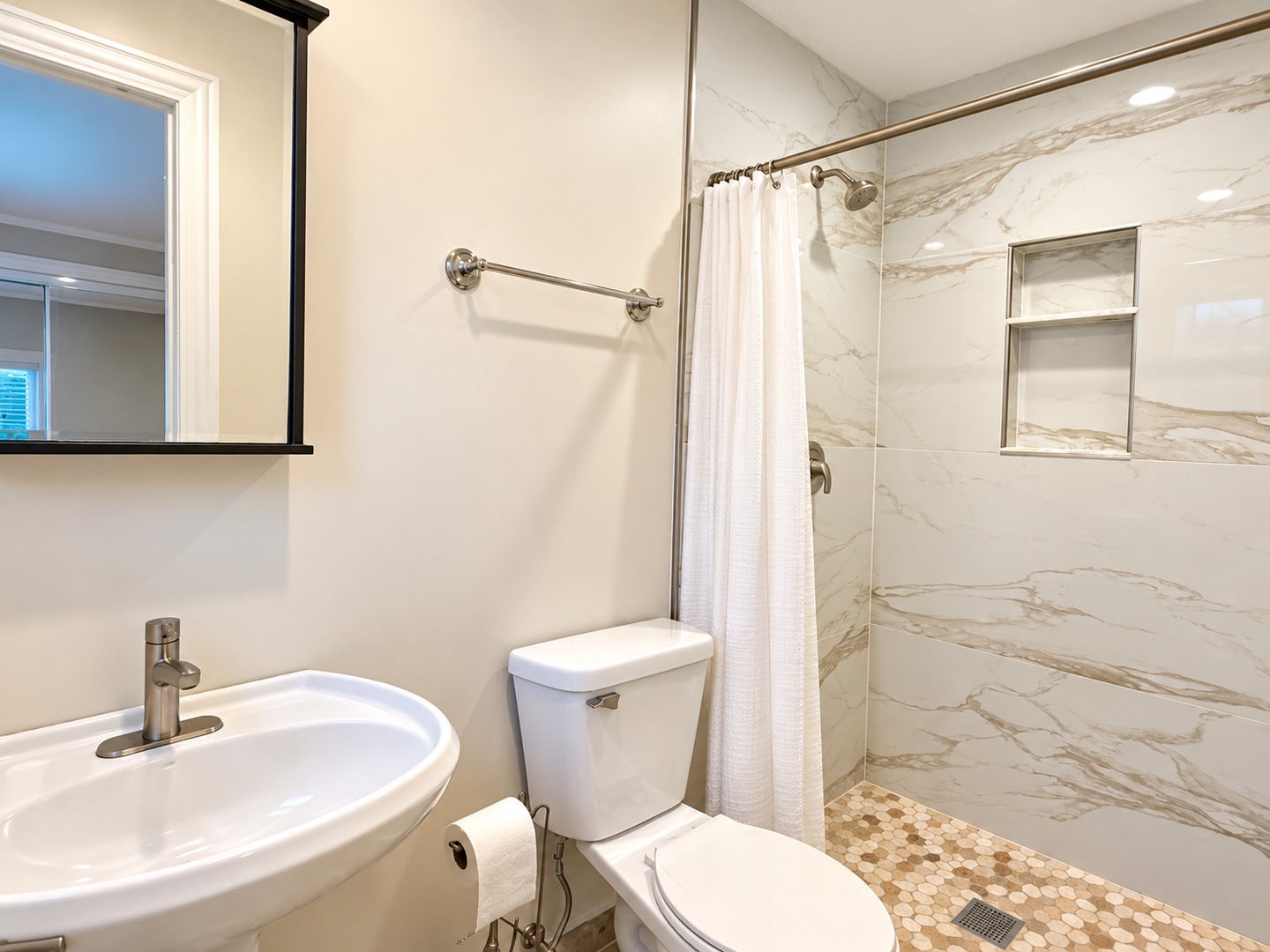 7838 Garden Lane, #1, Justice, IL 60458 7838 Garden Lane, #1, Justice, IL 60458