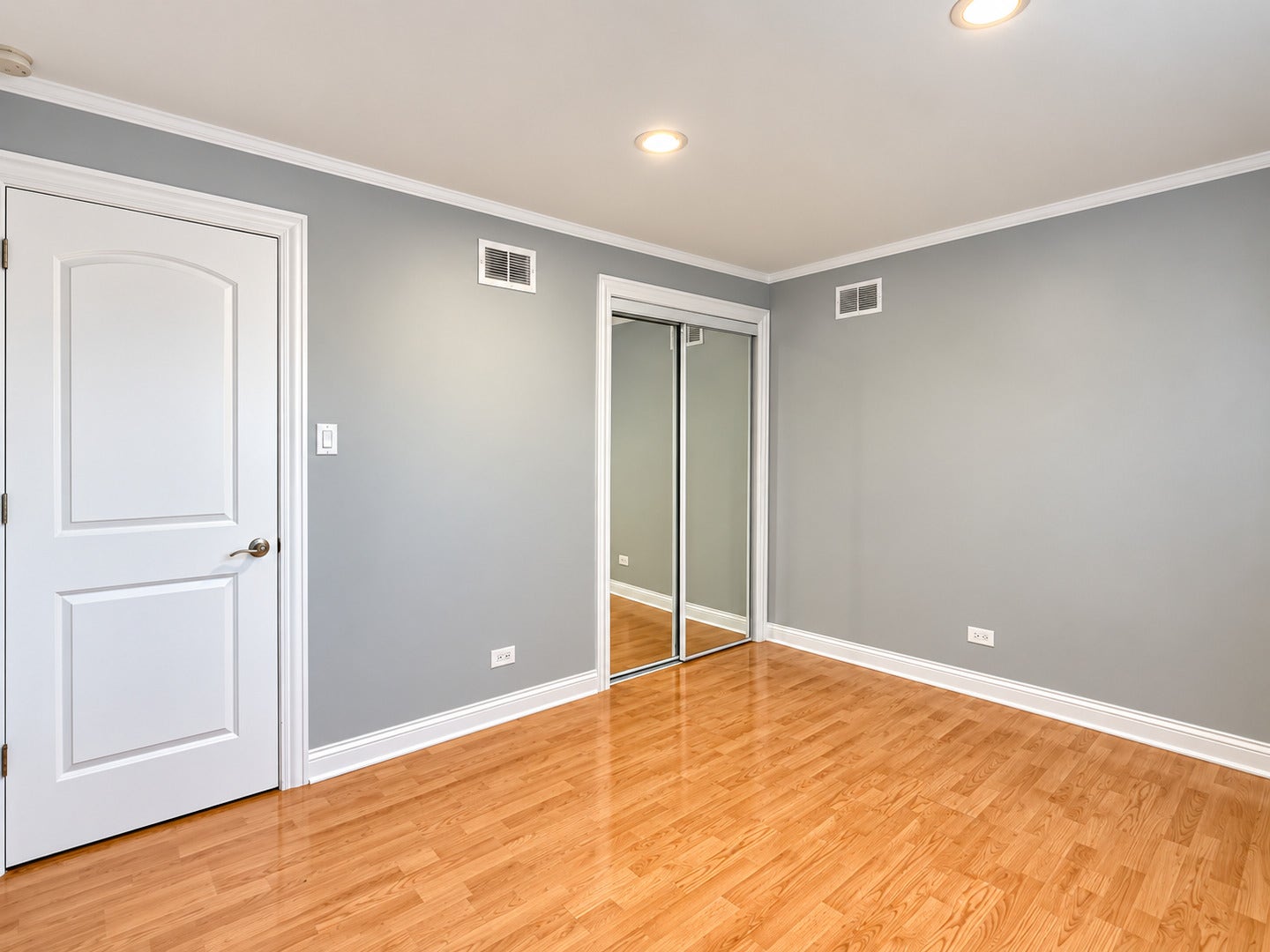 7838 Garden Lane, #1, Justice, IL 60458 7838 Garden Lane, #1, Justice, IL 60458