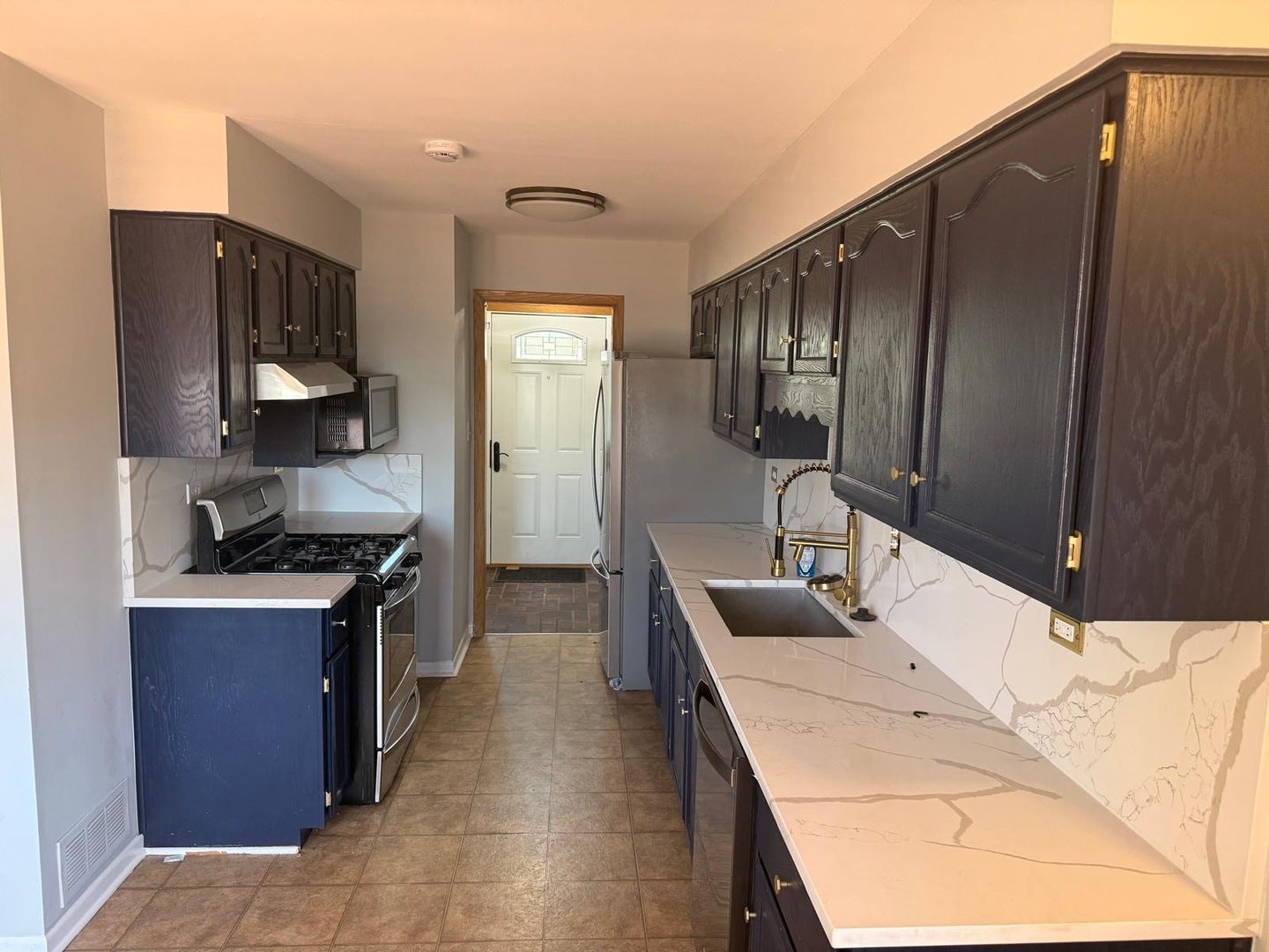 9336 Moody Avenue, Oak Lawn, IL 60453 9336 Moody Avenue, Oak Lawn, IL 60453