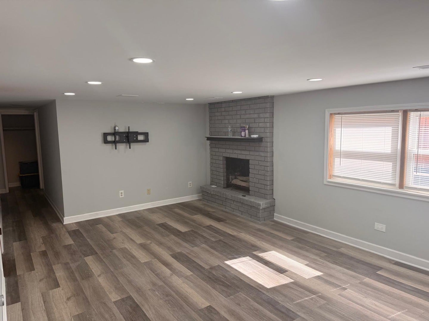 9336 Moody Avenue, Oak Lawn, IL 60453 9336 Moody Avenue, Oak Lawn, IL 60453
