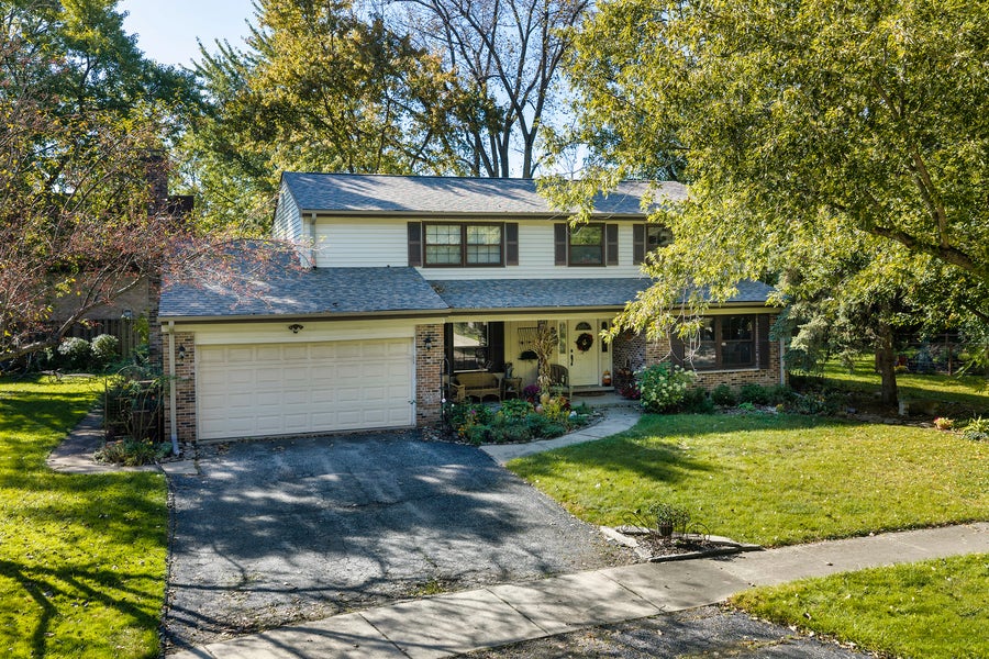 Property photo for 995 Hunter Court, Deerfield, IL