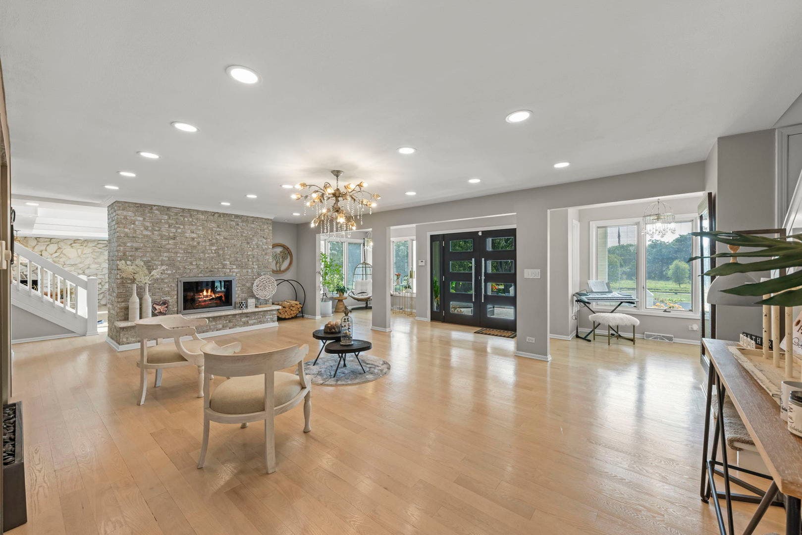 23W735 Hobson Road, Naperville, IL 60540