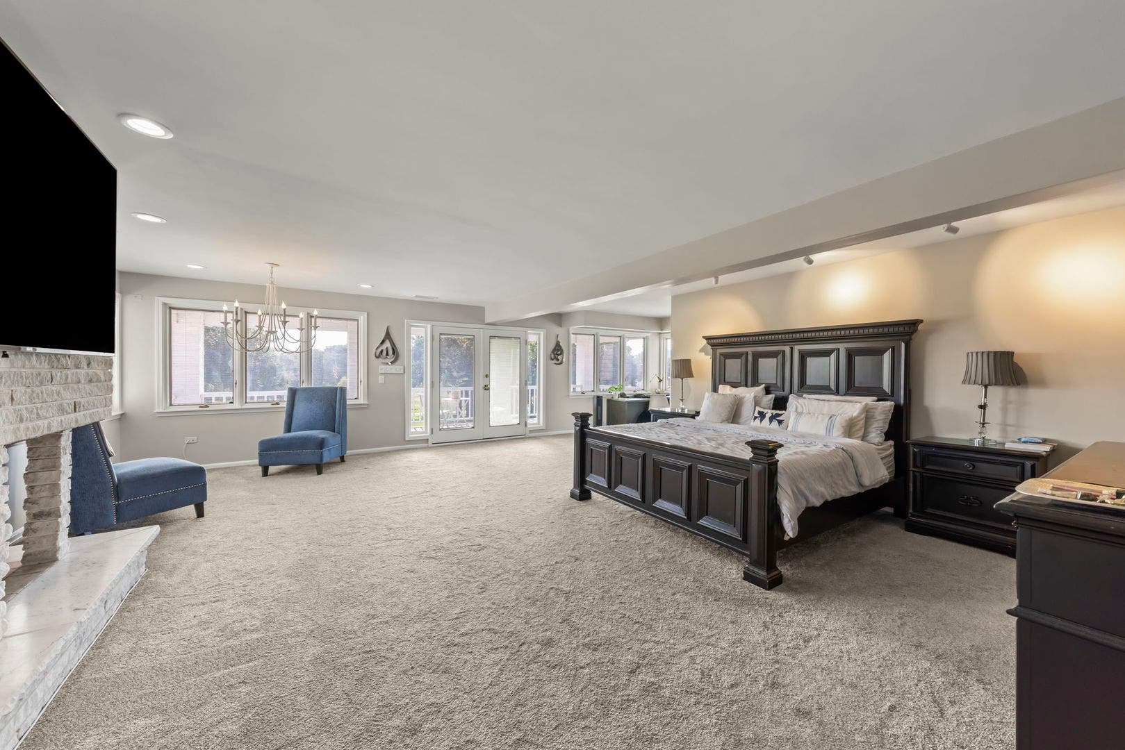 23W735 Hobson Road, Naperville, IL 60540