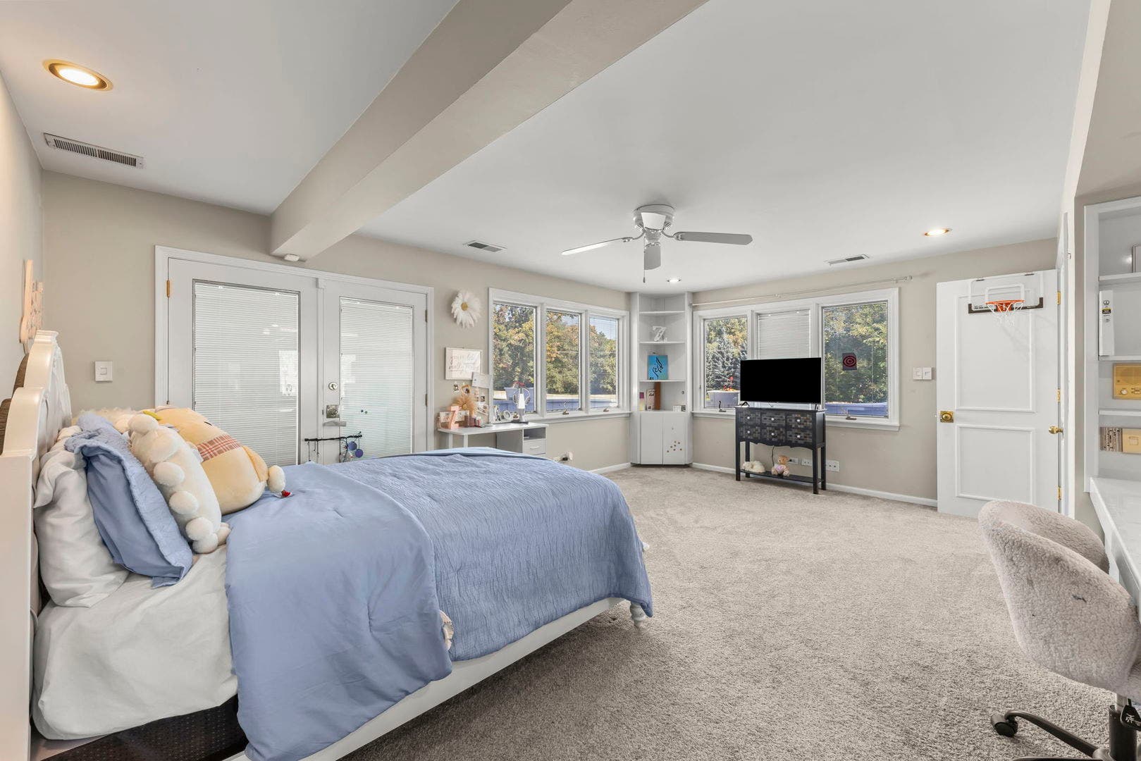 23W735 Hobson Road, Naperville, IL 60540