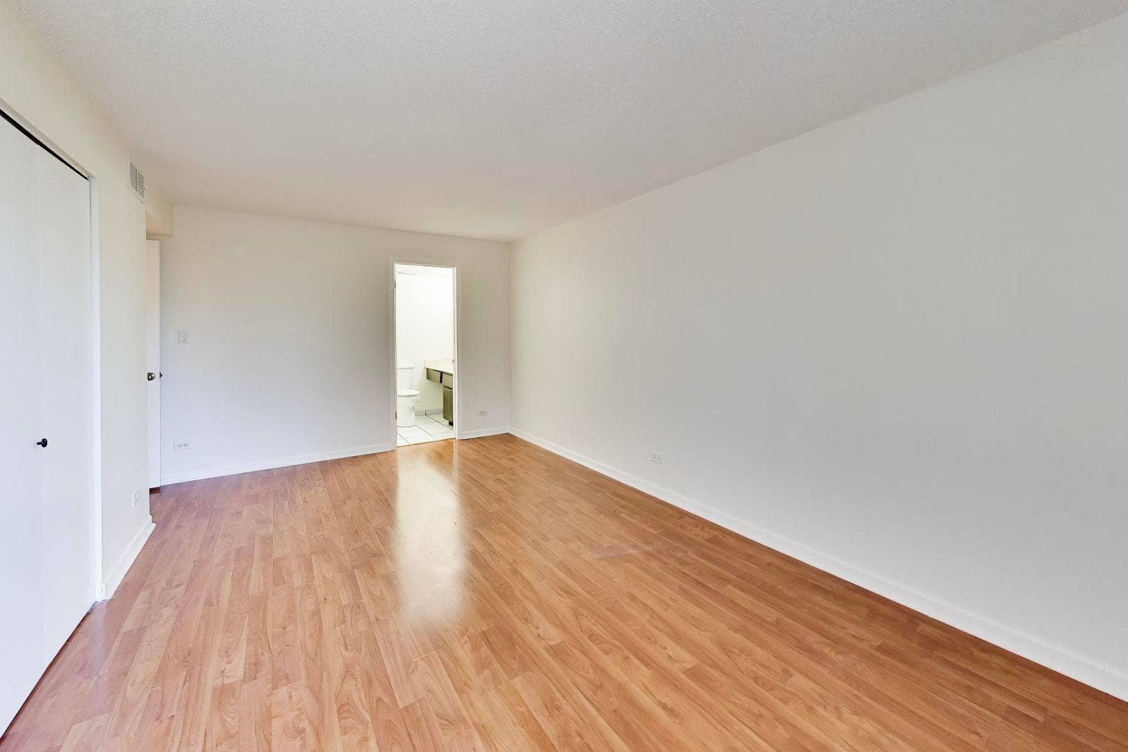 15801 Orlan Brook Drive, #53, Orland Park, IL 60462