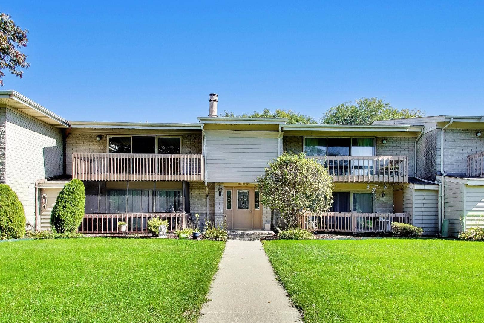 15801 Orlan Brook Drive, #53, Orland Park, IL 60462