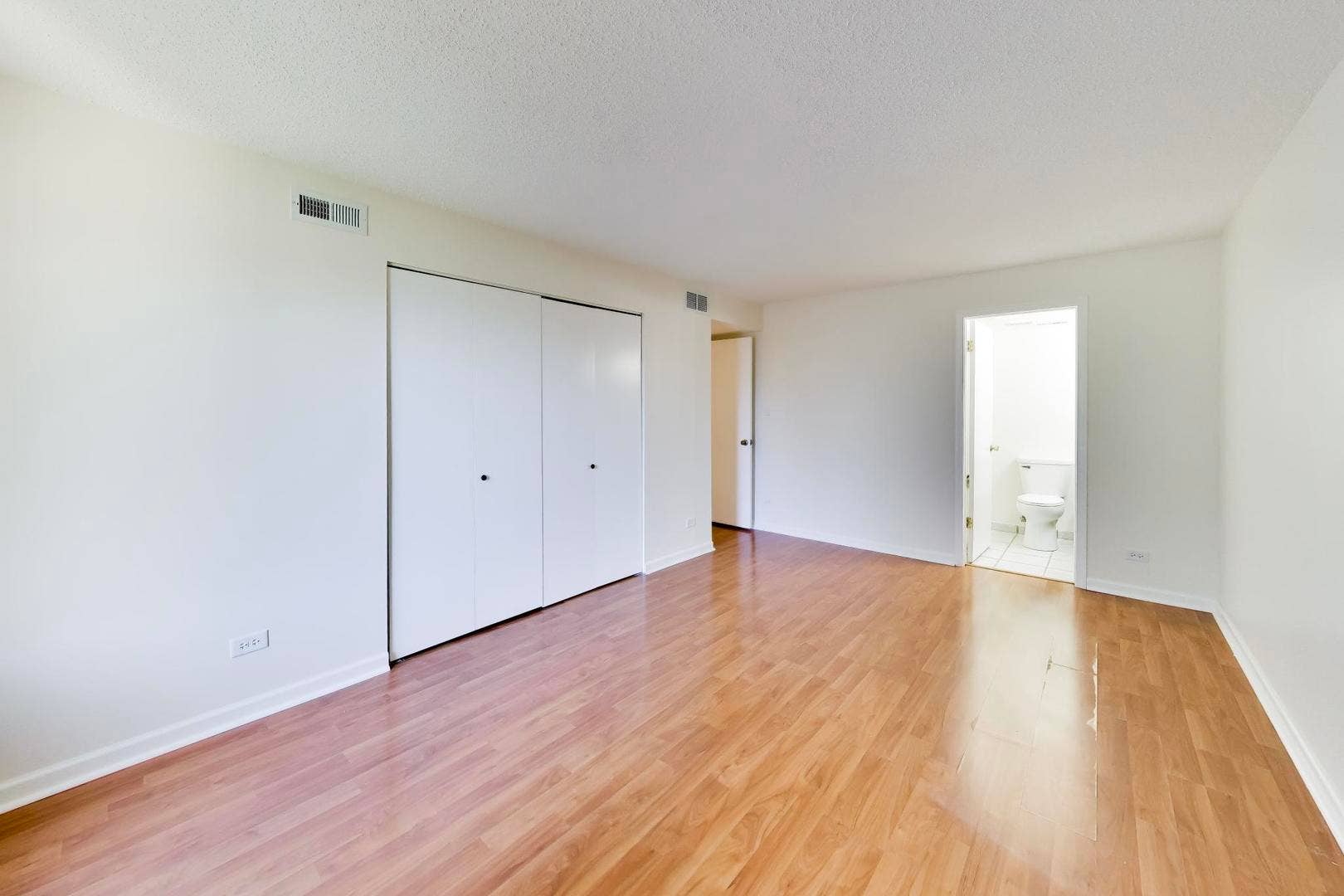 15801 Orlan Brook Drive, #53, Orland Park, IL 60462