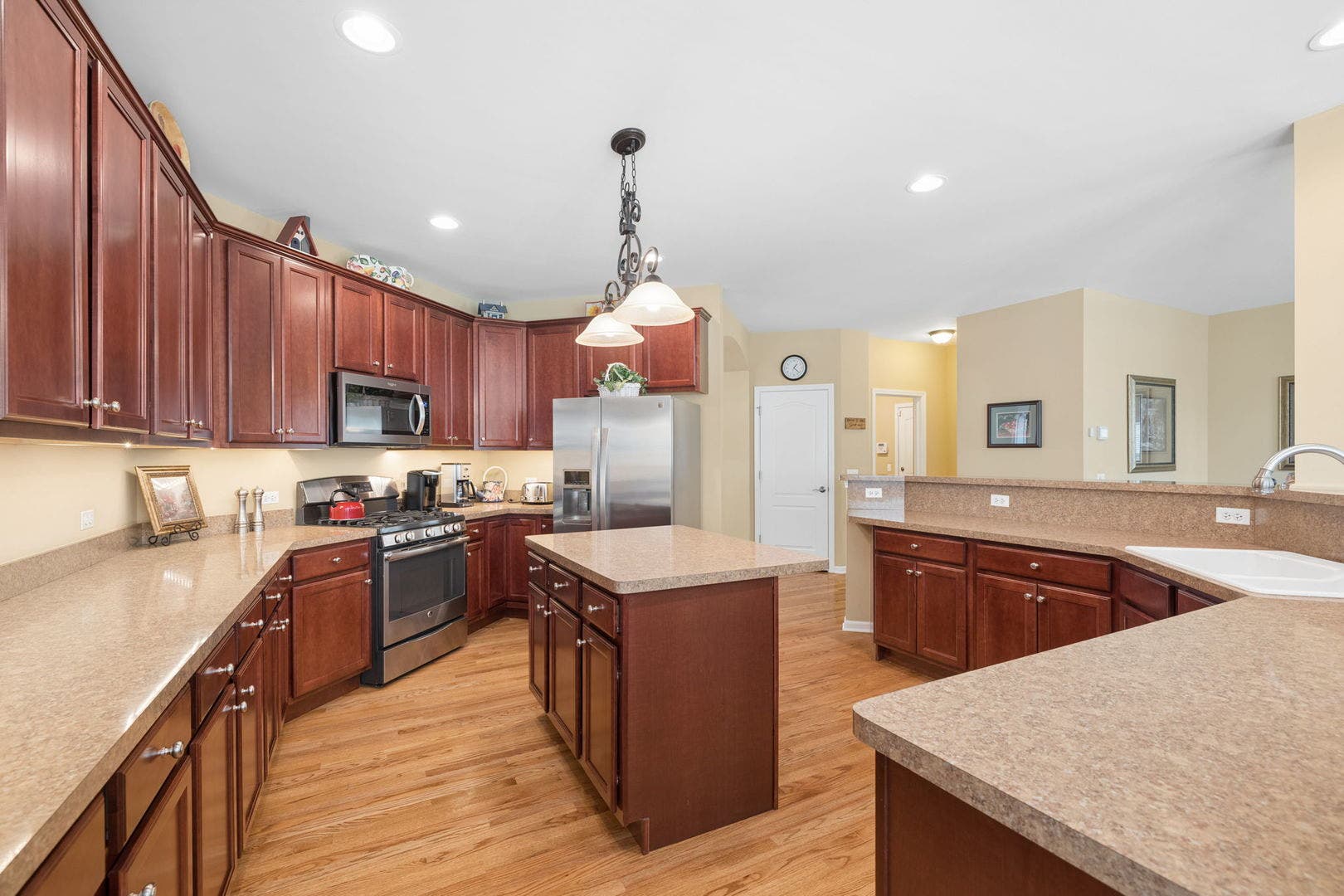 12237 Winterberry Lane, Plainfield, IL 60585