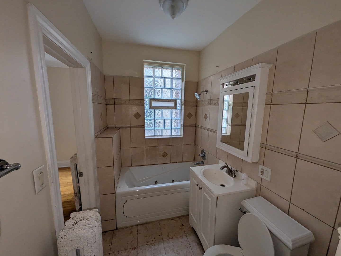 644 E 51st Street, #2W, Chicago, IL 60615 644 E 51st Street, #2W, Chicago, IL 60615