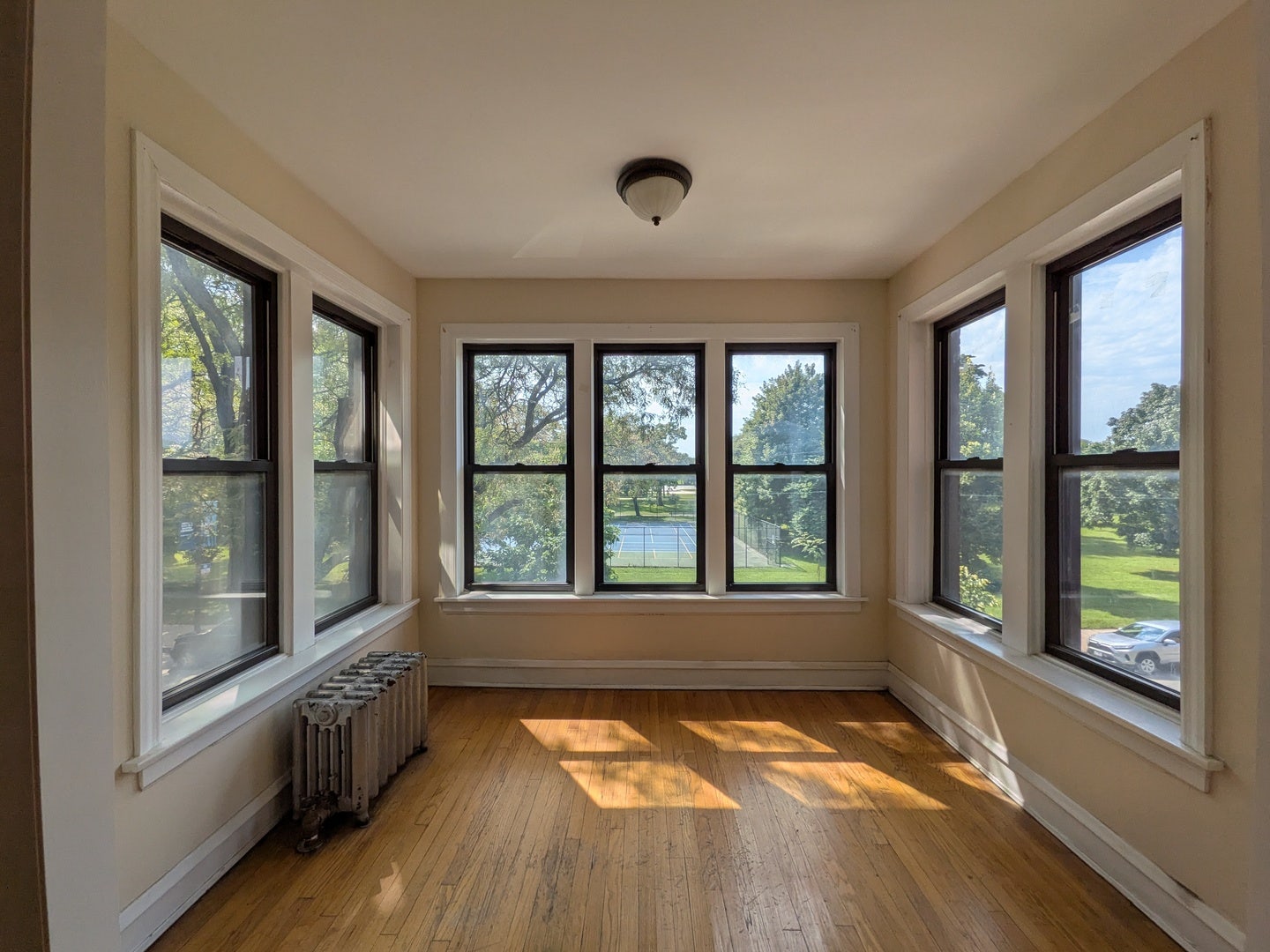 644 E 51st Street, #2W, Chicago, IL 60615 644 E 51st Street, #2W, Chicago, IL 60615