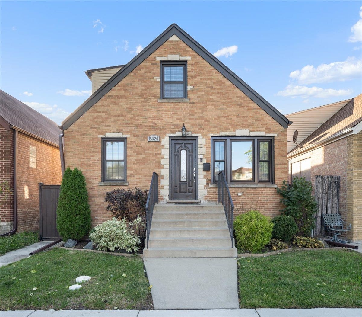 5324 N Laramie Avenue, Chicago, IL 60630