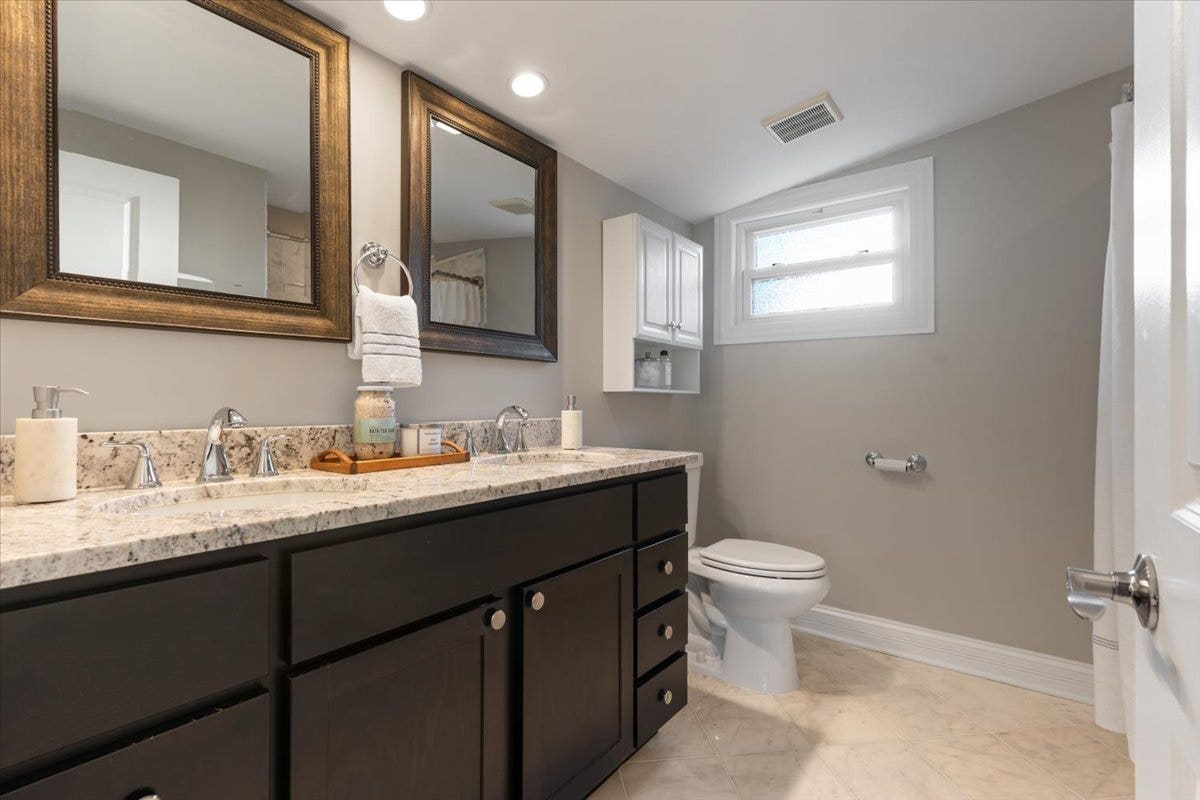 5324 N Laramie Avenue, Chicago, IL 60630