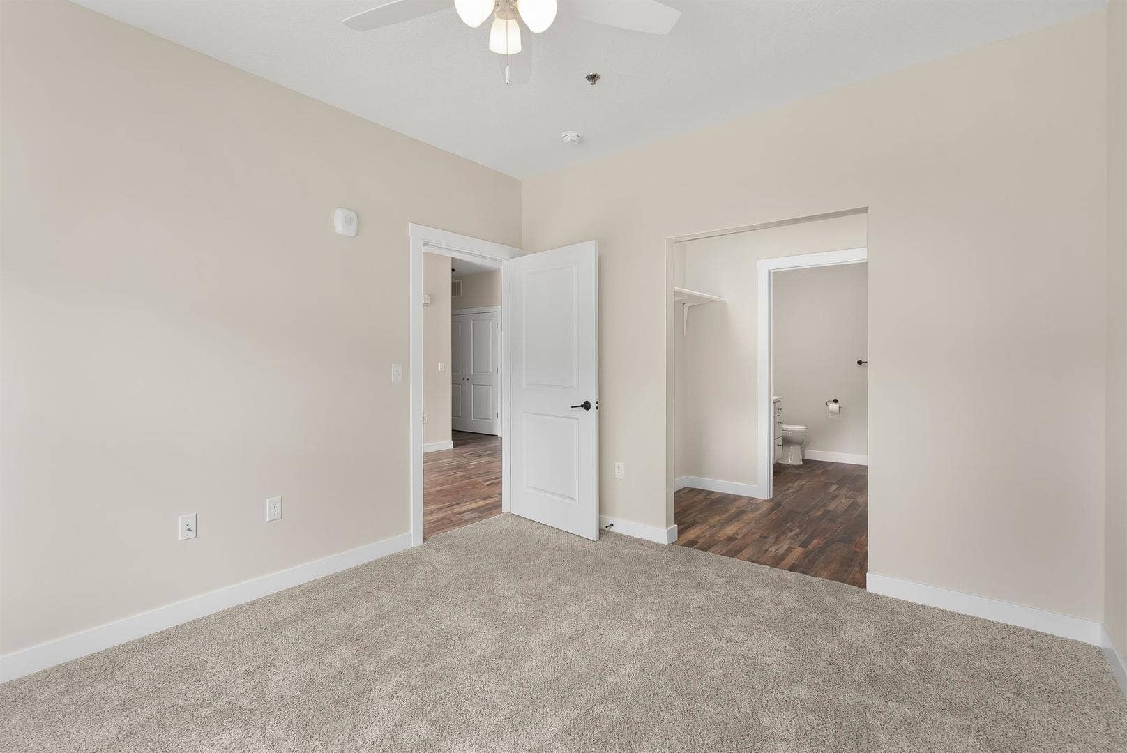 1176 Devils Glen Road, #301, Bettendorf, IA 52722 1176 Devils Glen Road, #301, Bettendorf, IA 52722