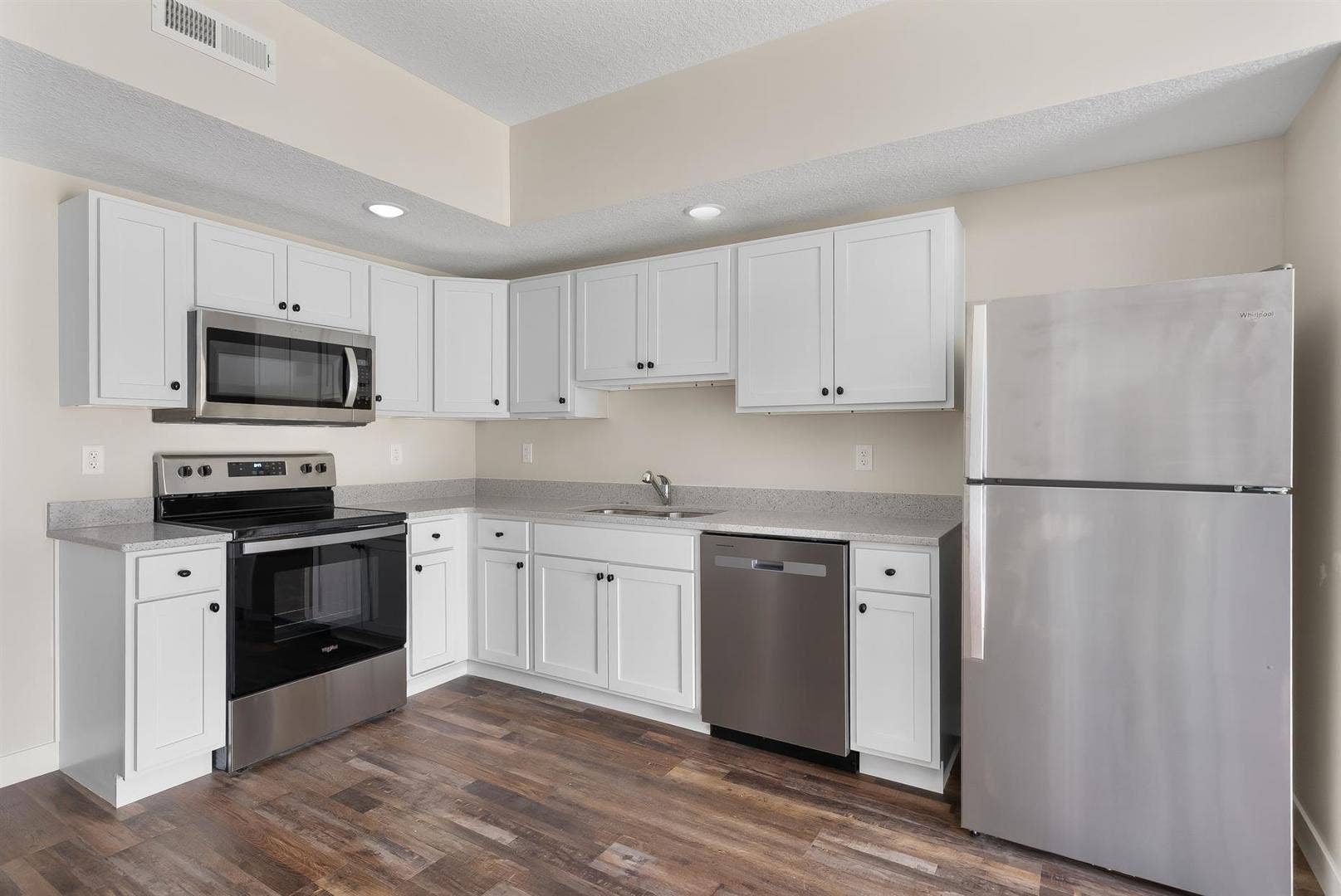 1176 Devils Glen Road, #301, Bettendorf, IA 52722 1176 Devils Glen Road, #301, Bettendorf, IA 52722