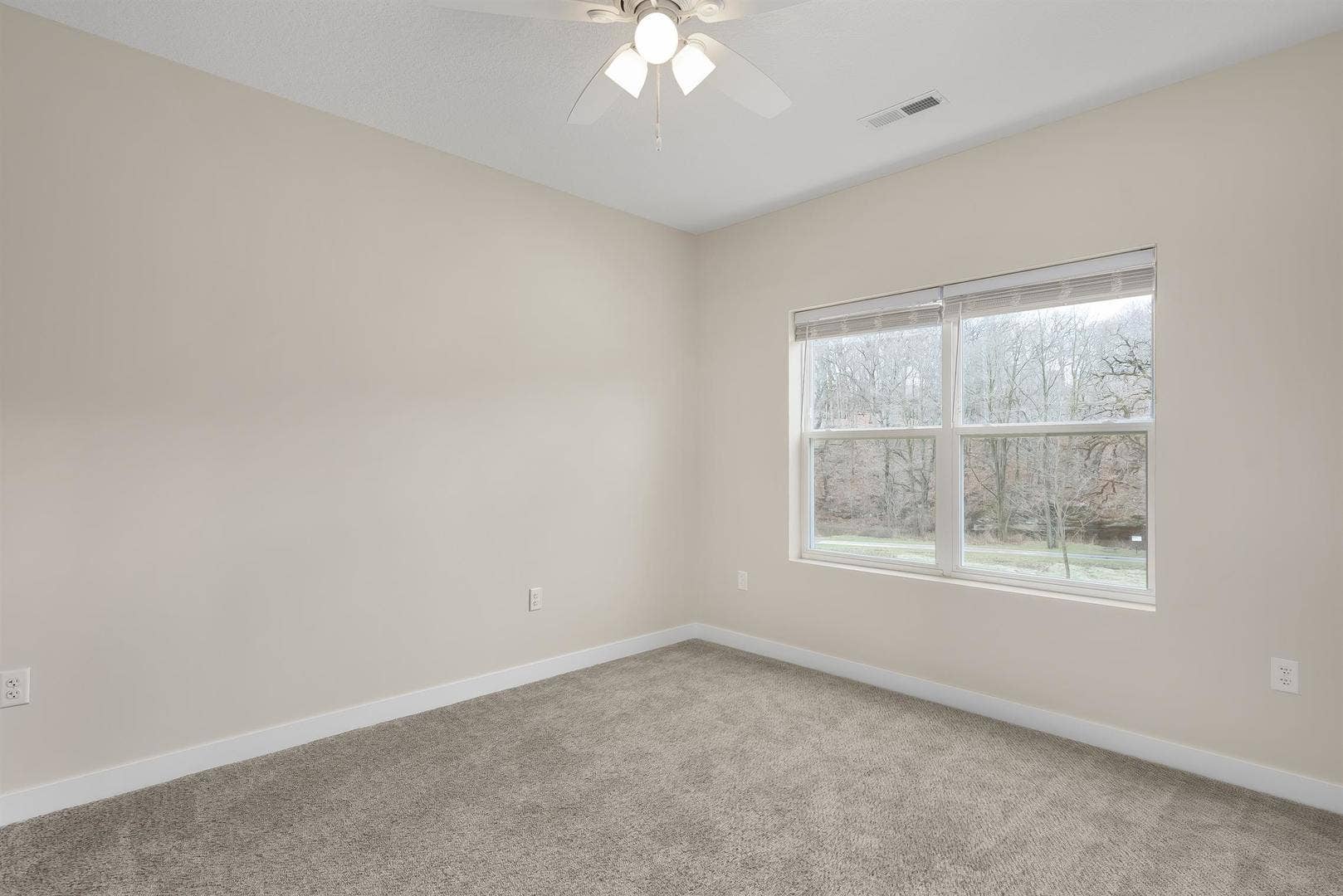 1176 Devils Glen Road, #301, Bettendorf, IA 52722 1176 Devils Glen Road, #301, Bettendorf, IA 52722