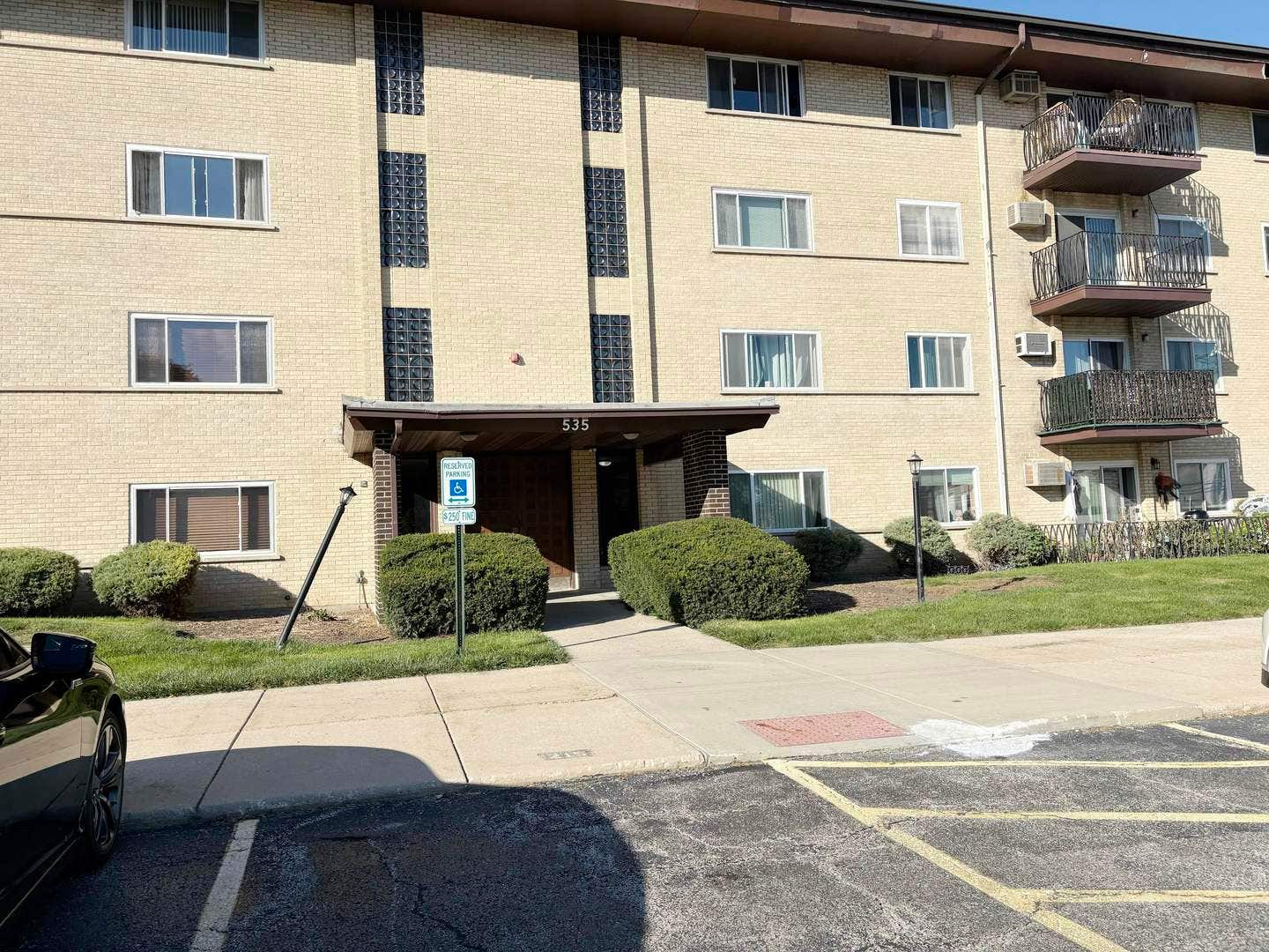 535 S Cleveland Avenue S, #305, Arlington Heights, IL 60005 535 S Cleveland Avenue S, #305, Arlington Heights, IL 60005