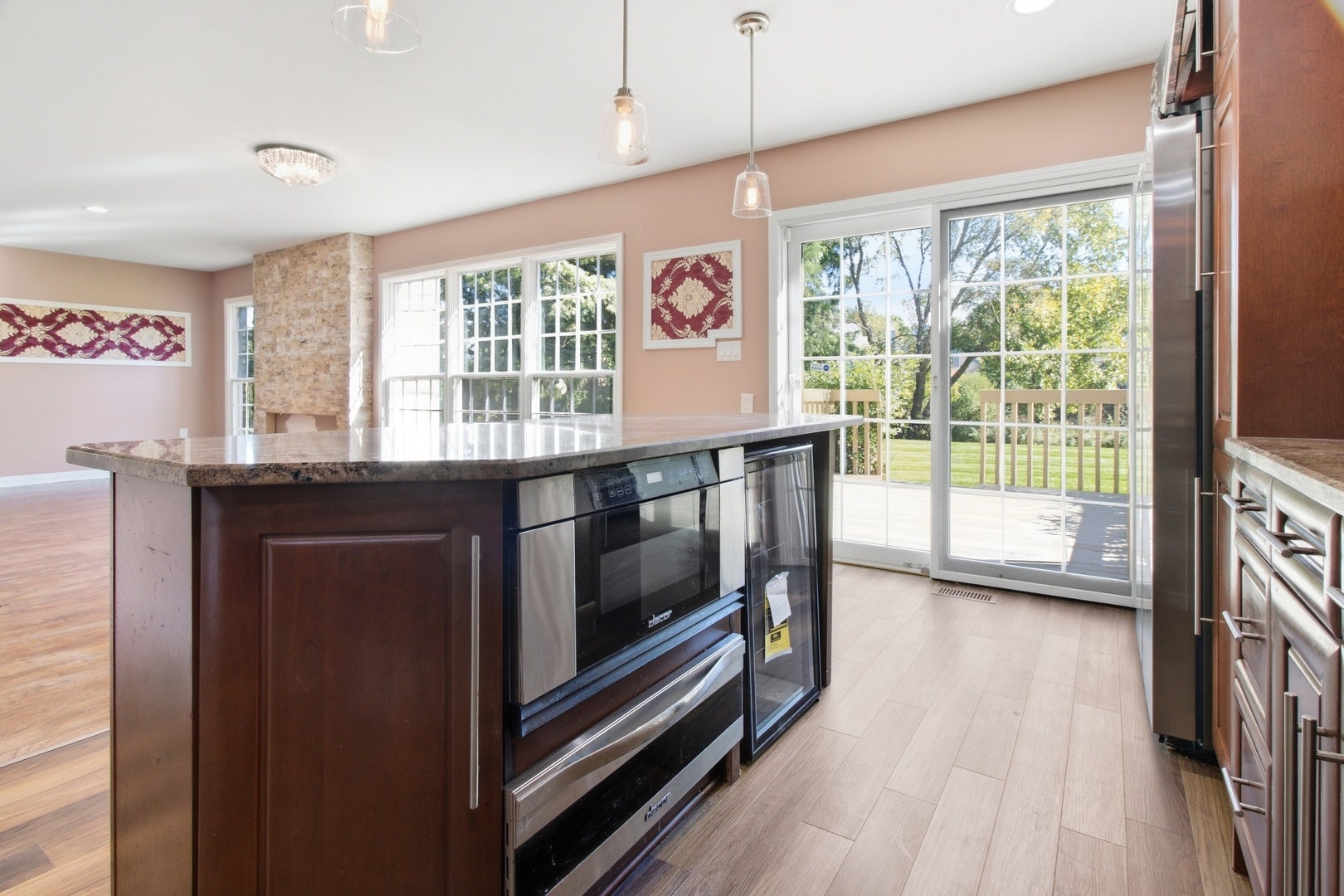 192 W Fox Hill Drive, Buffalo Grove, IL 60089