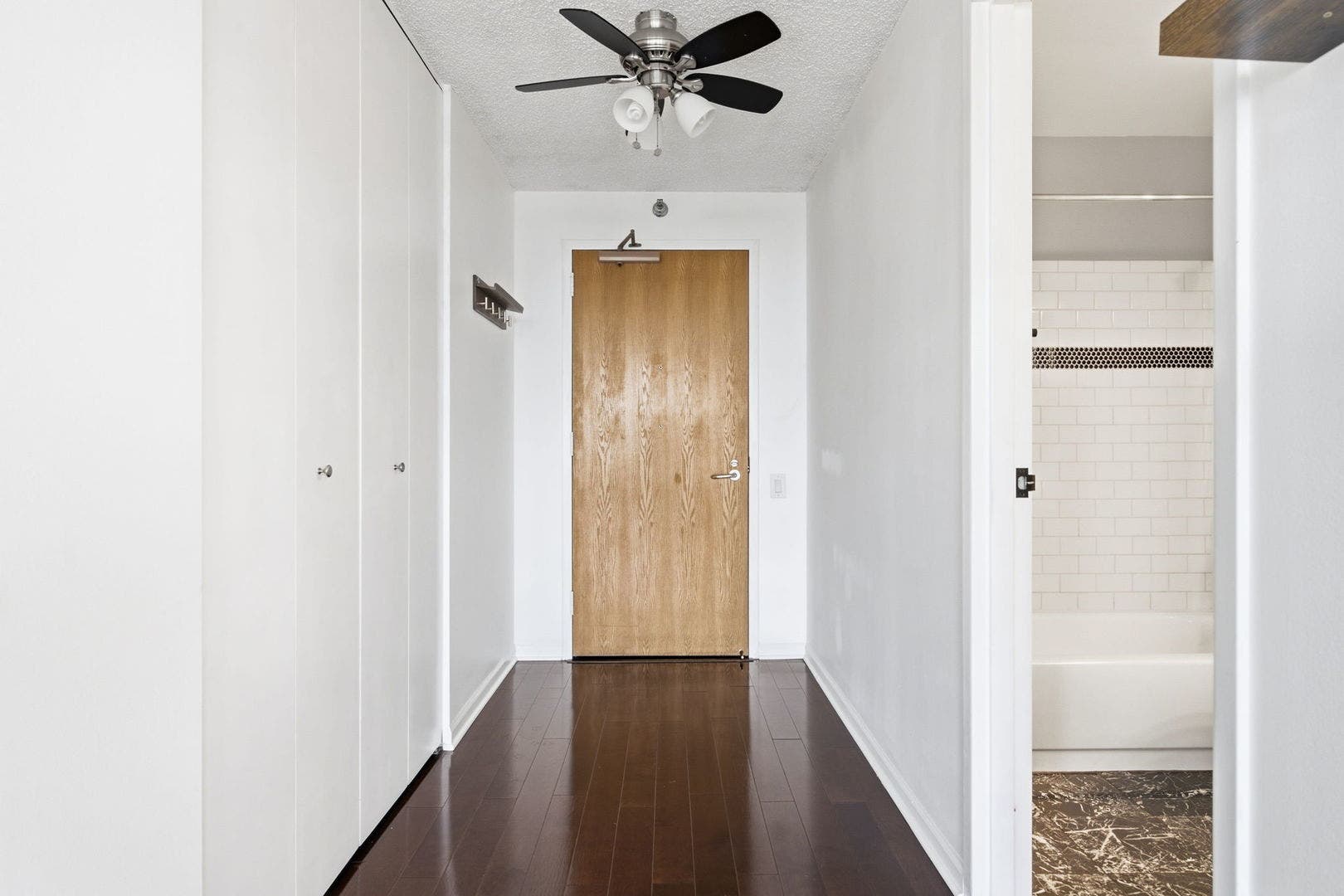 1122 N CLARK Street, #3202, Chicago, IL 60610 1122 N CLARK Street, #3202, Chicago, IL 60610