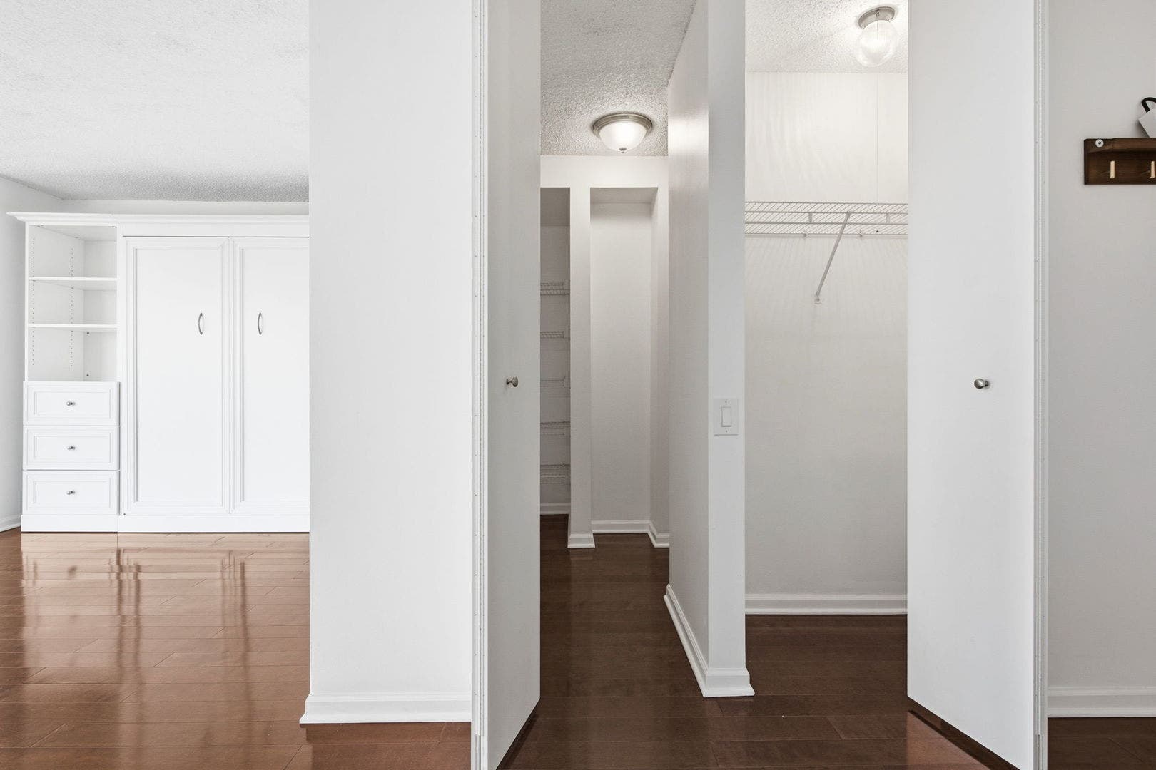 1122 N CLARK Street, #3202, Chicago, IL 60610 1122 N CLARK Street, #3202, Chicago, IL 60610