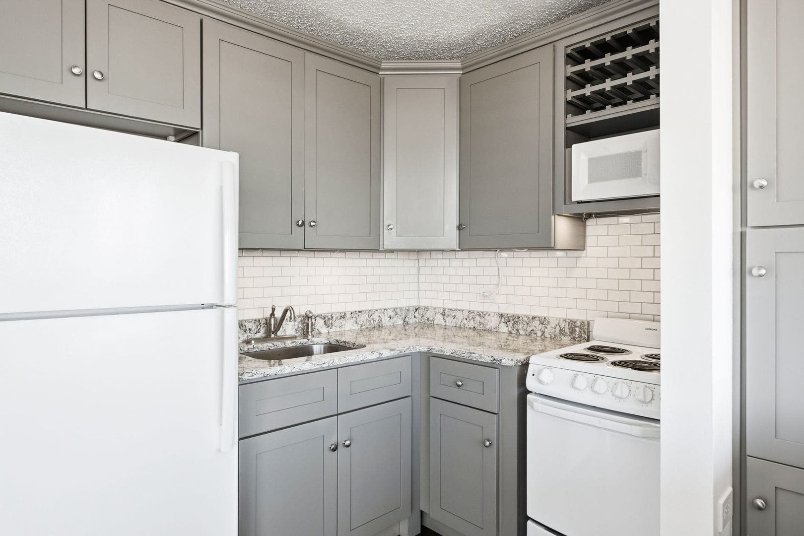 1122 N CLARK Street, #3202, Chicago, IL 60610 1122 N CLARK Street, #3202, Chicago, IL 60610