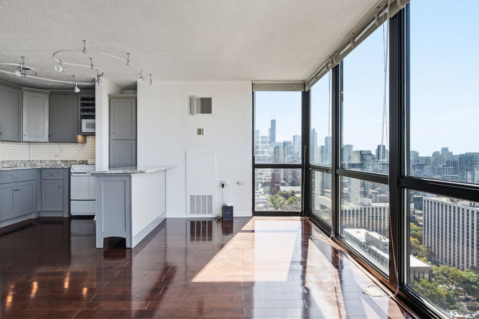 1122 N CLARK Street, #3202, Chicago, IL 60610 1122 N CLARK Street, #3202, Chicago, IL 60610