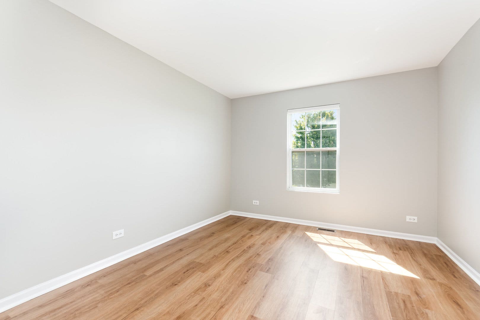 206 Barrett Drive, #D, Yorkville, IL 60560