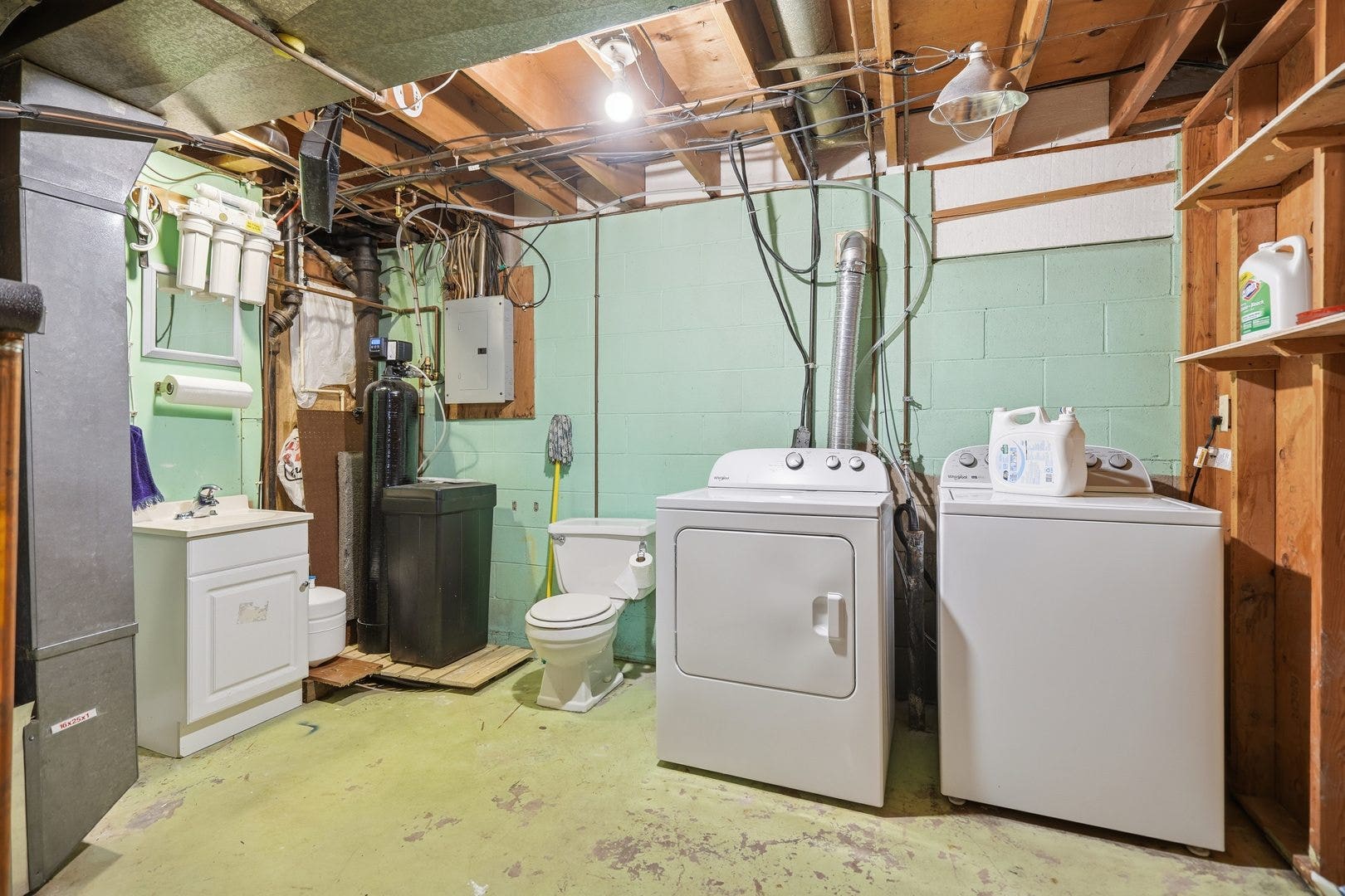 902 25th Avenue, East Moline, IL 61244 902 25th Avenue, East Moline, IL 61244