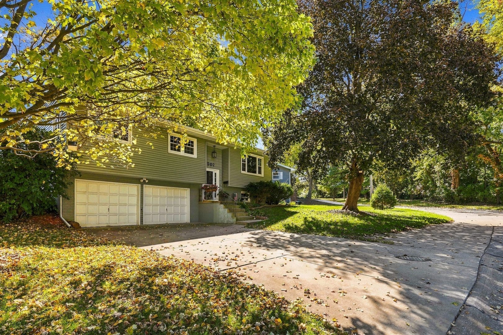 902 25th Avenue, East Moline, IL 61244 902 25th Avenue, East Moline, IL 61244