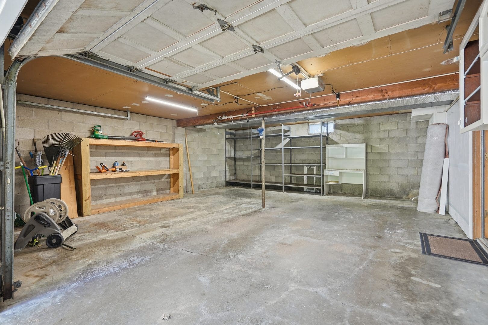 902 25th Avenue, East Moline, IL 61244 902 25th Avenue, East Moline, IL 61244