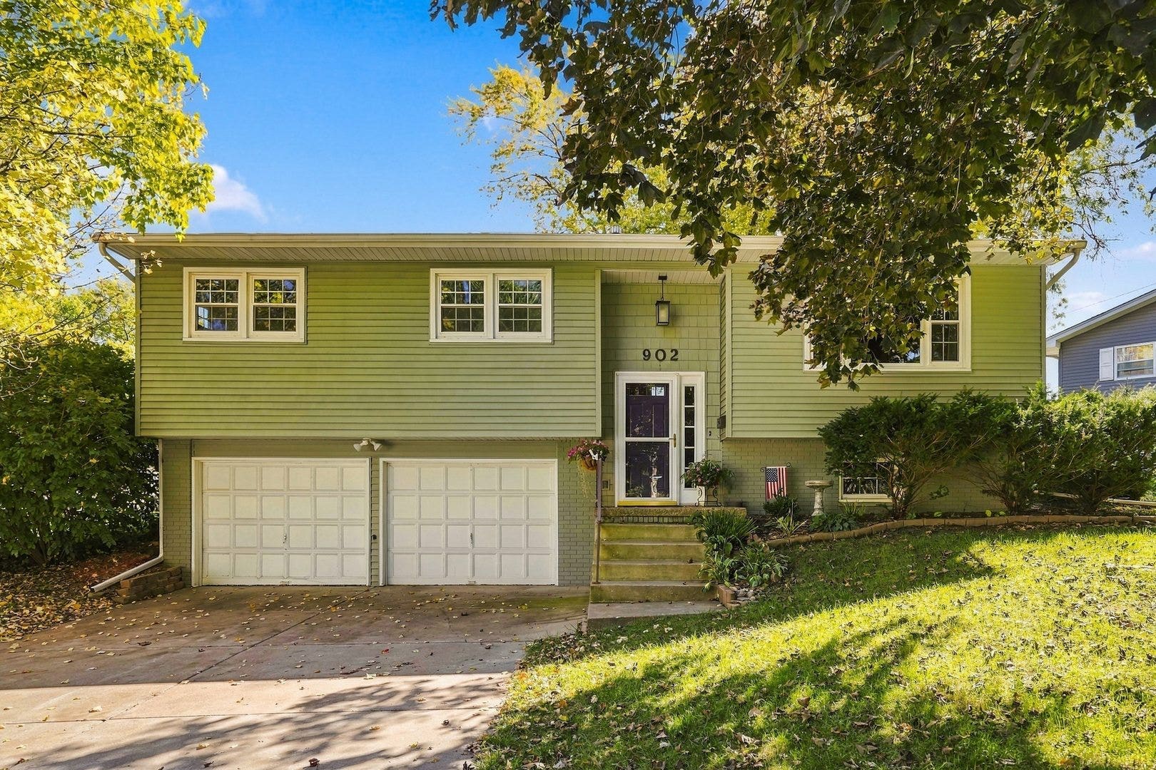902 25th Avenue, East Moline, IL 61244 902 25th Avenue, East Moline, IL 61244