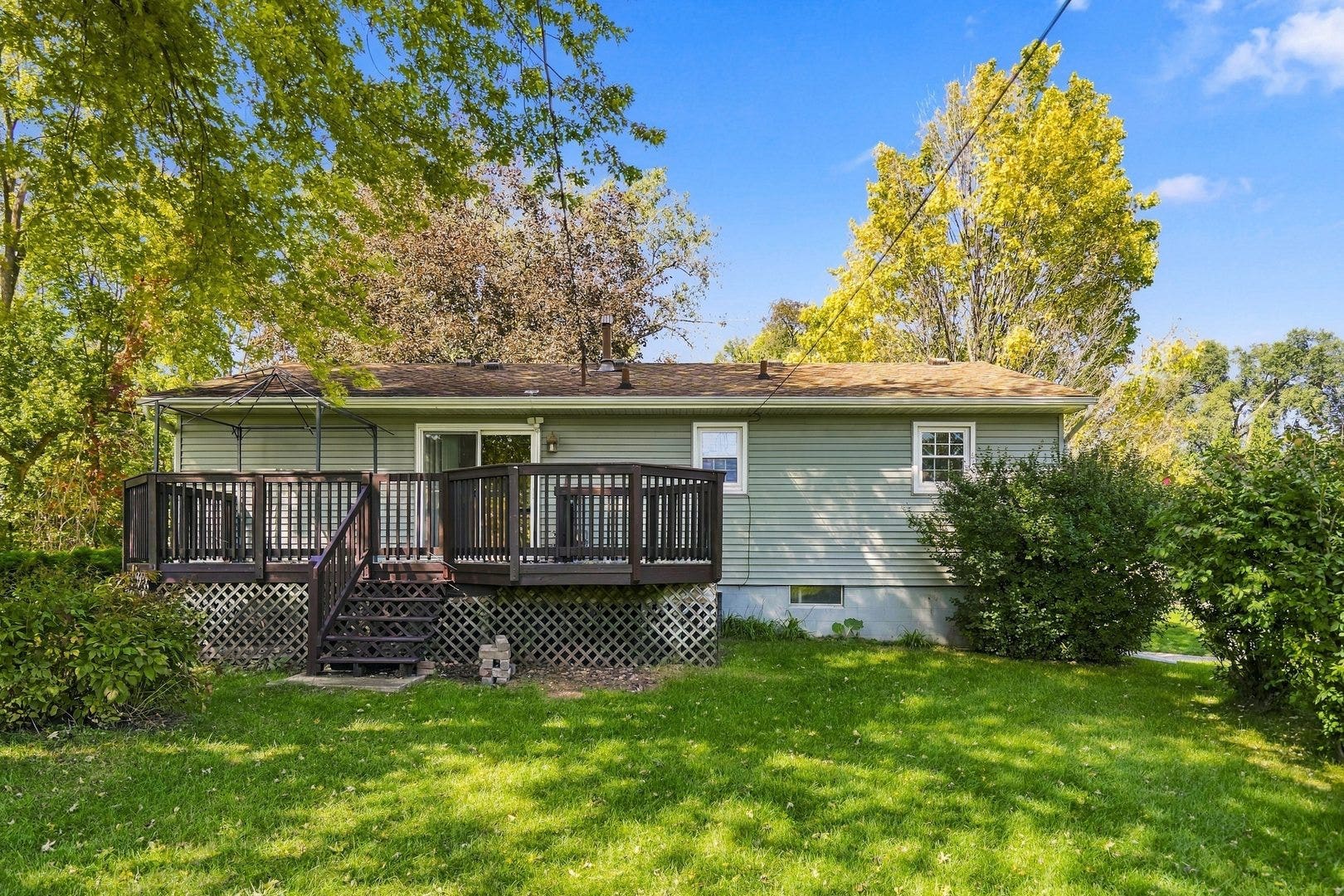 902 25th Avenue, East Moline, IL 61244 902 25th Avenue, East Moline, IL 61244